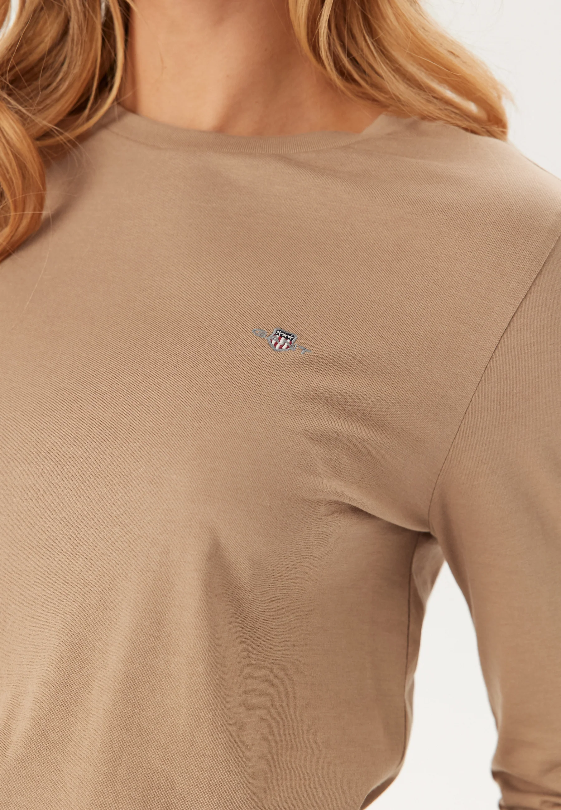 Reg Shield Ls T-shirt - Image 4
