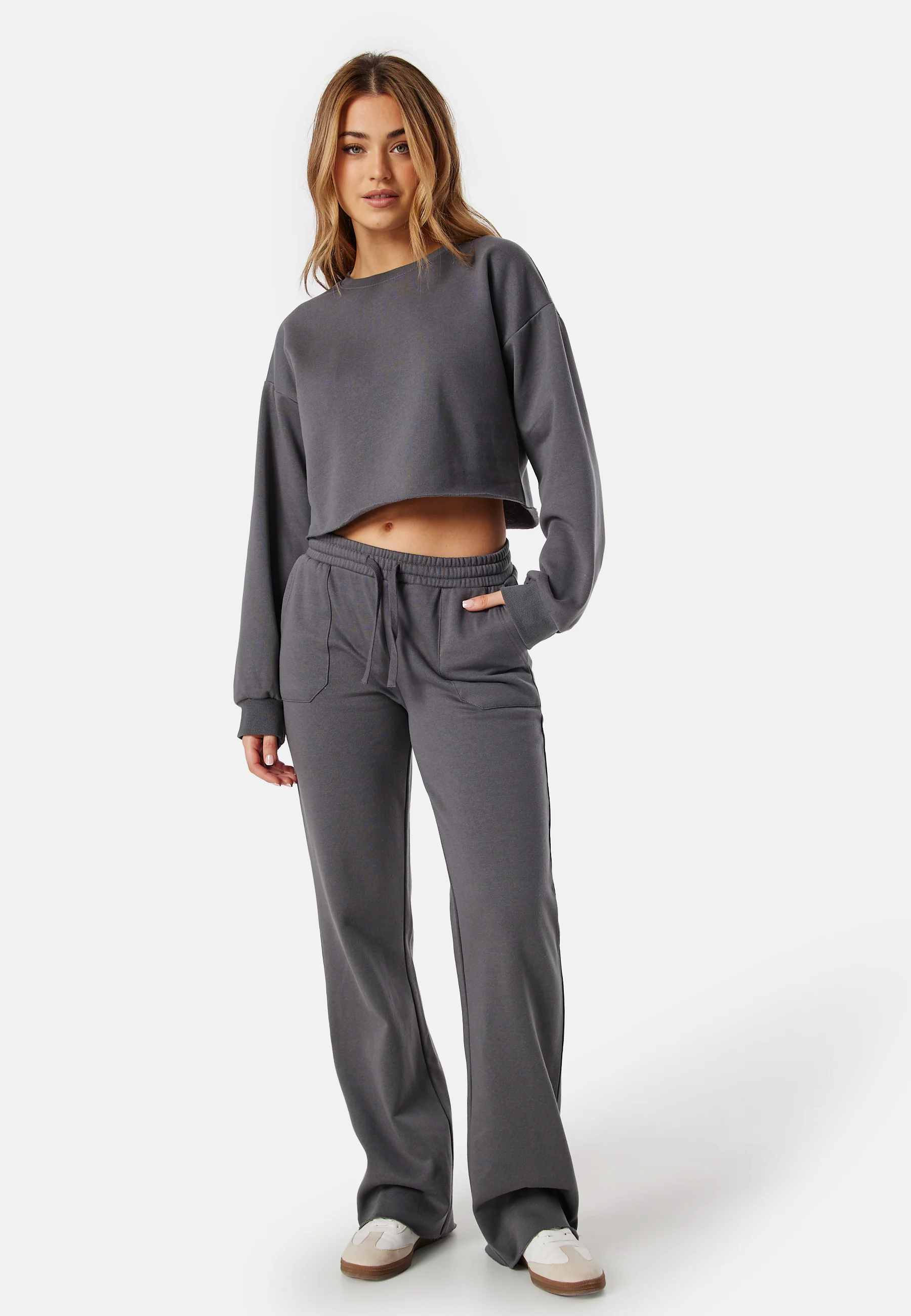 Relaxed Cropped Sweater - Image 4
