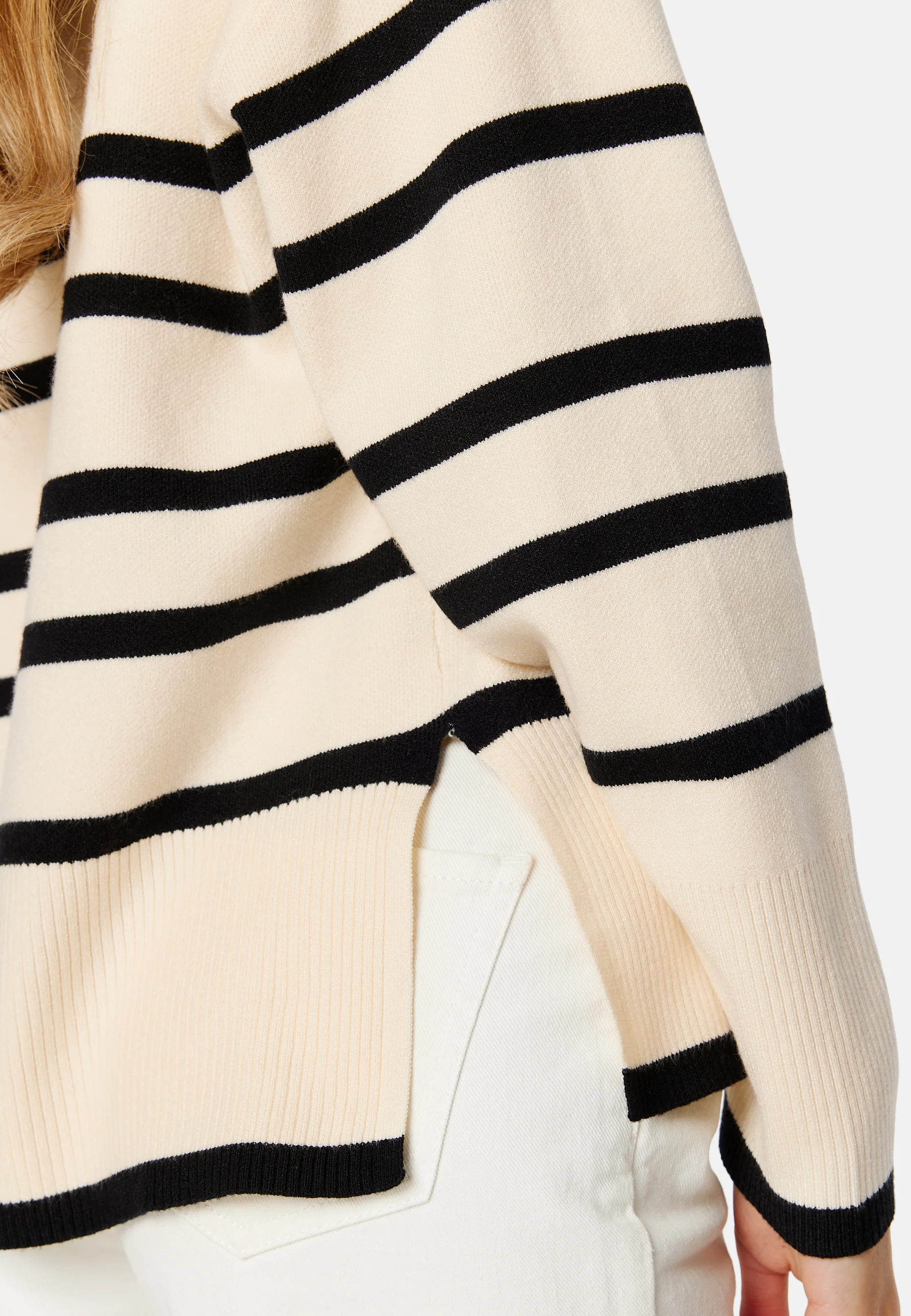 Saba LS O-Neck Stripe Pullover - Image 5
