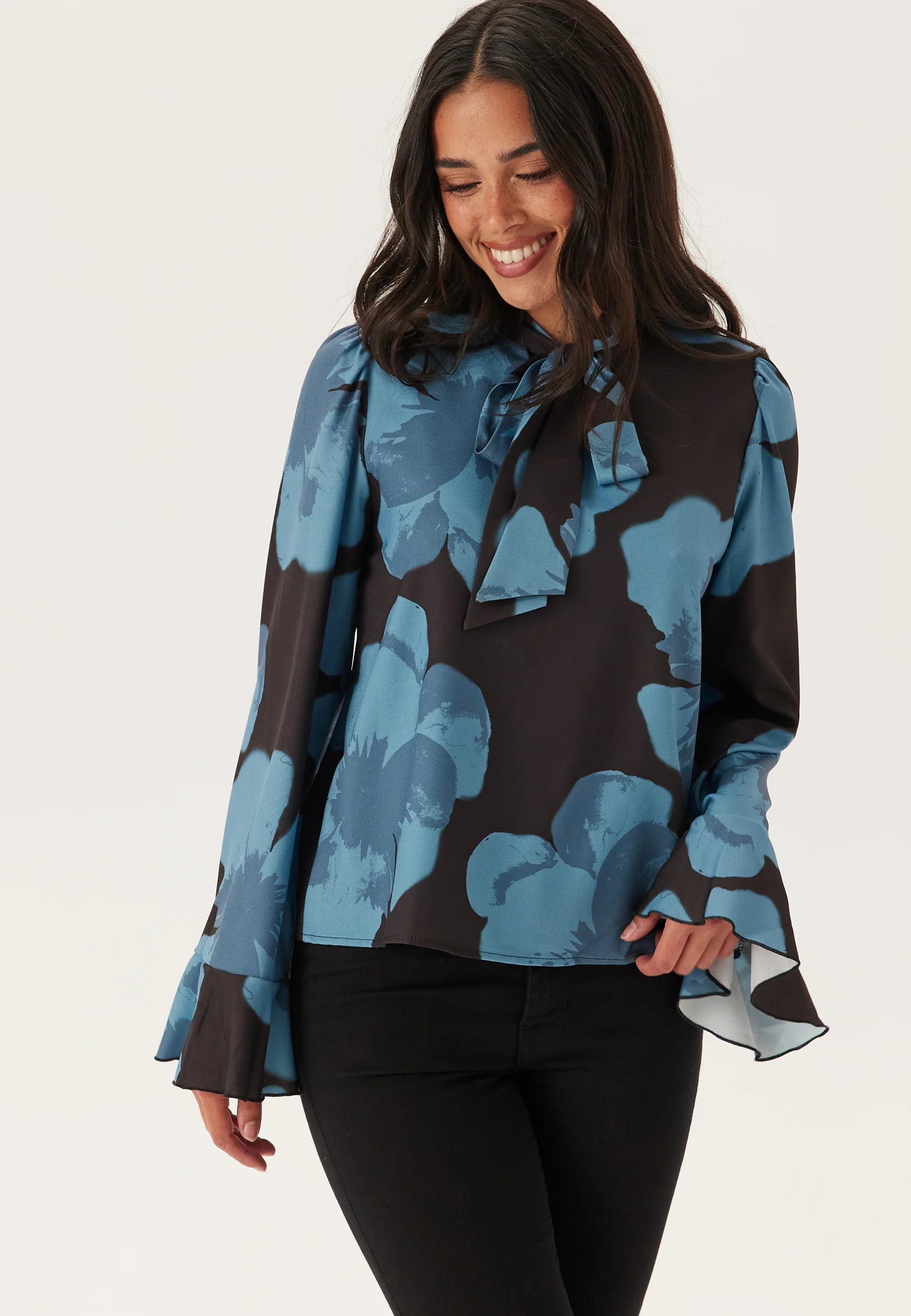 Scarf L/S Blouse - Image 4
