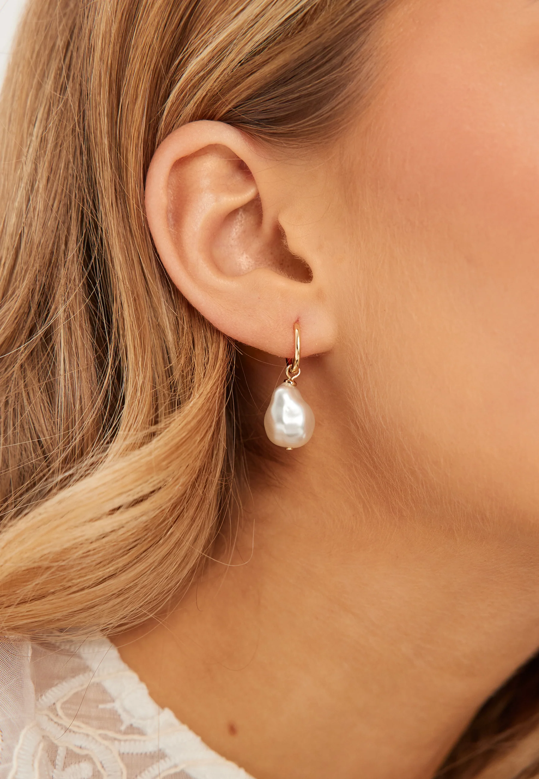 Sky Pearl Earrings Gold-plated - Image 2