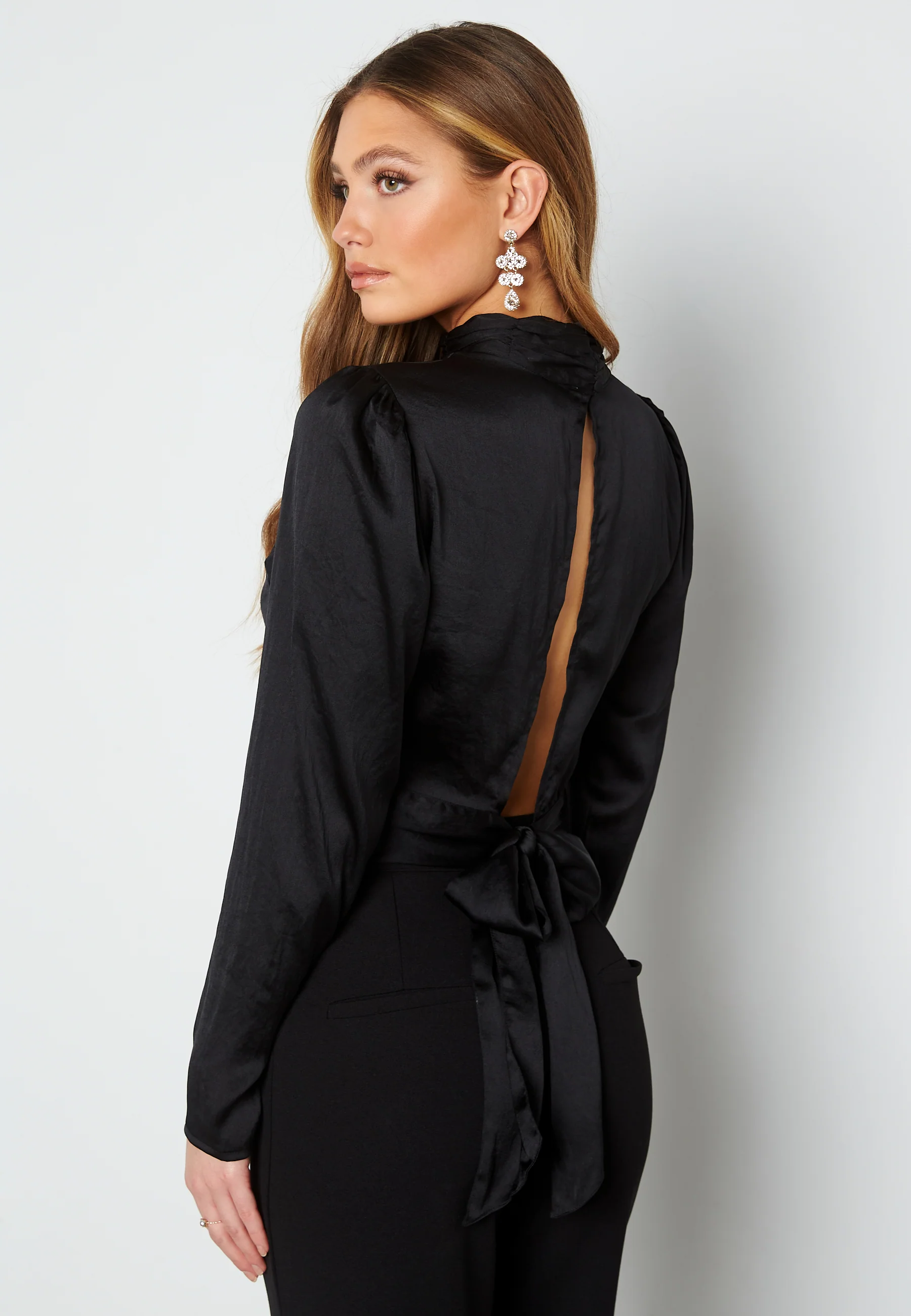 Skyla ruched bow blouse