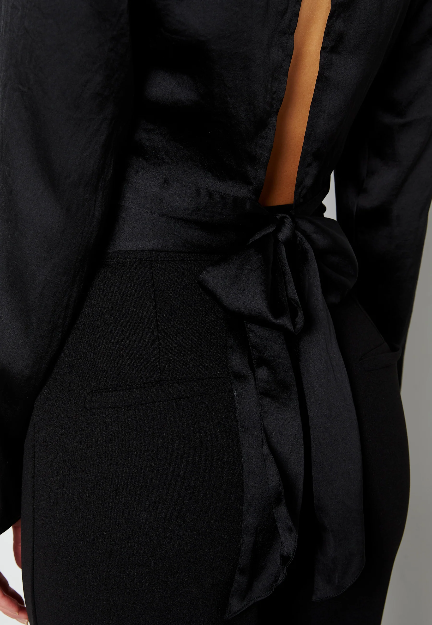 Skyla ruched bow blouse - Image 4