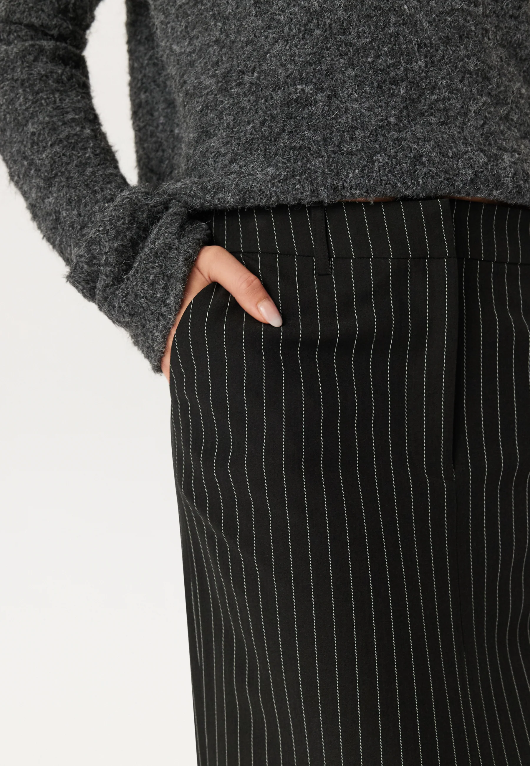 Slit Tailored Skirt - Image 4