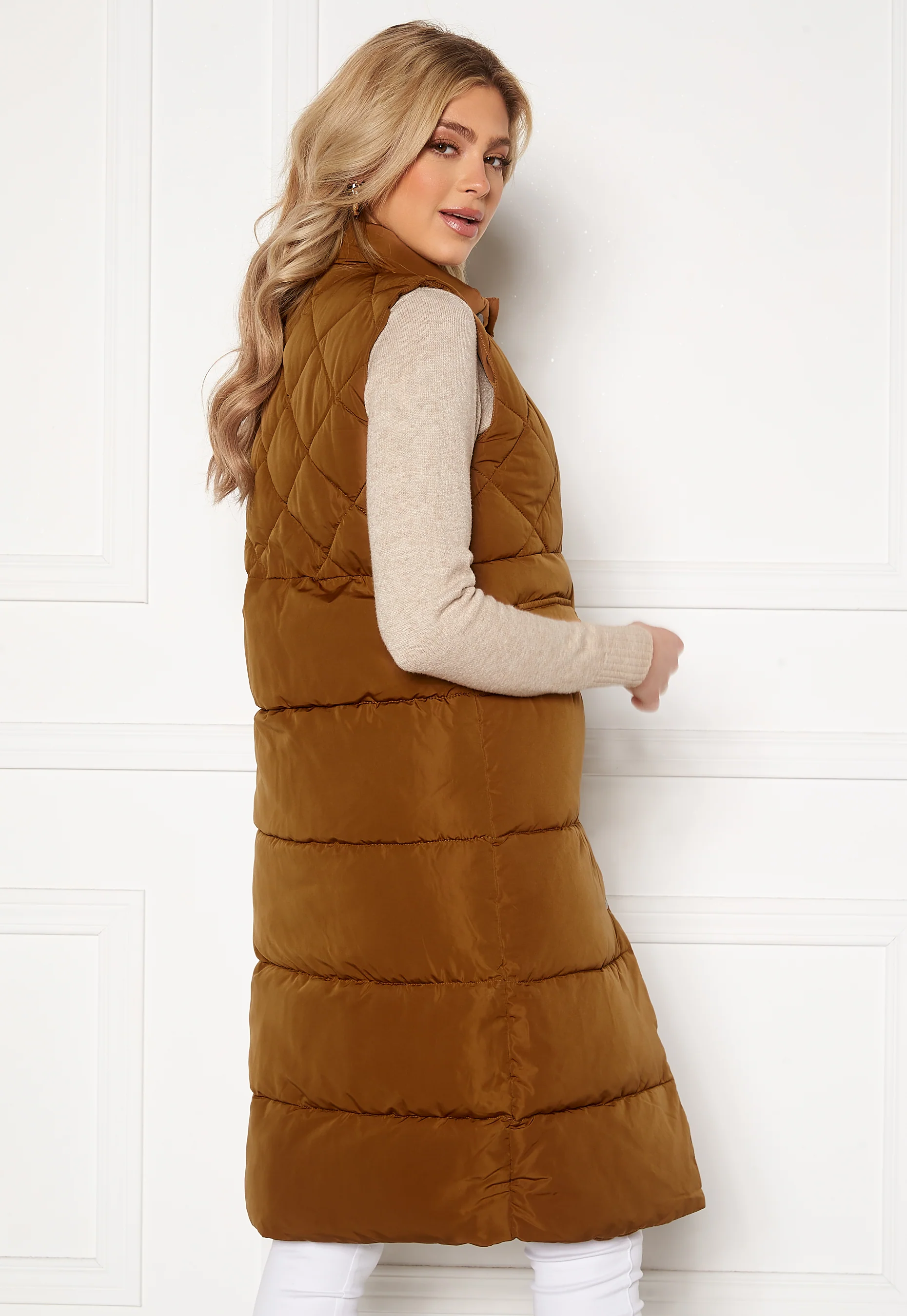 Stacy Quilted Waistcoat - Image 3