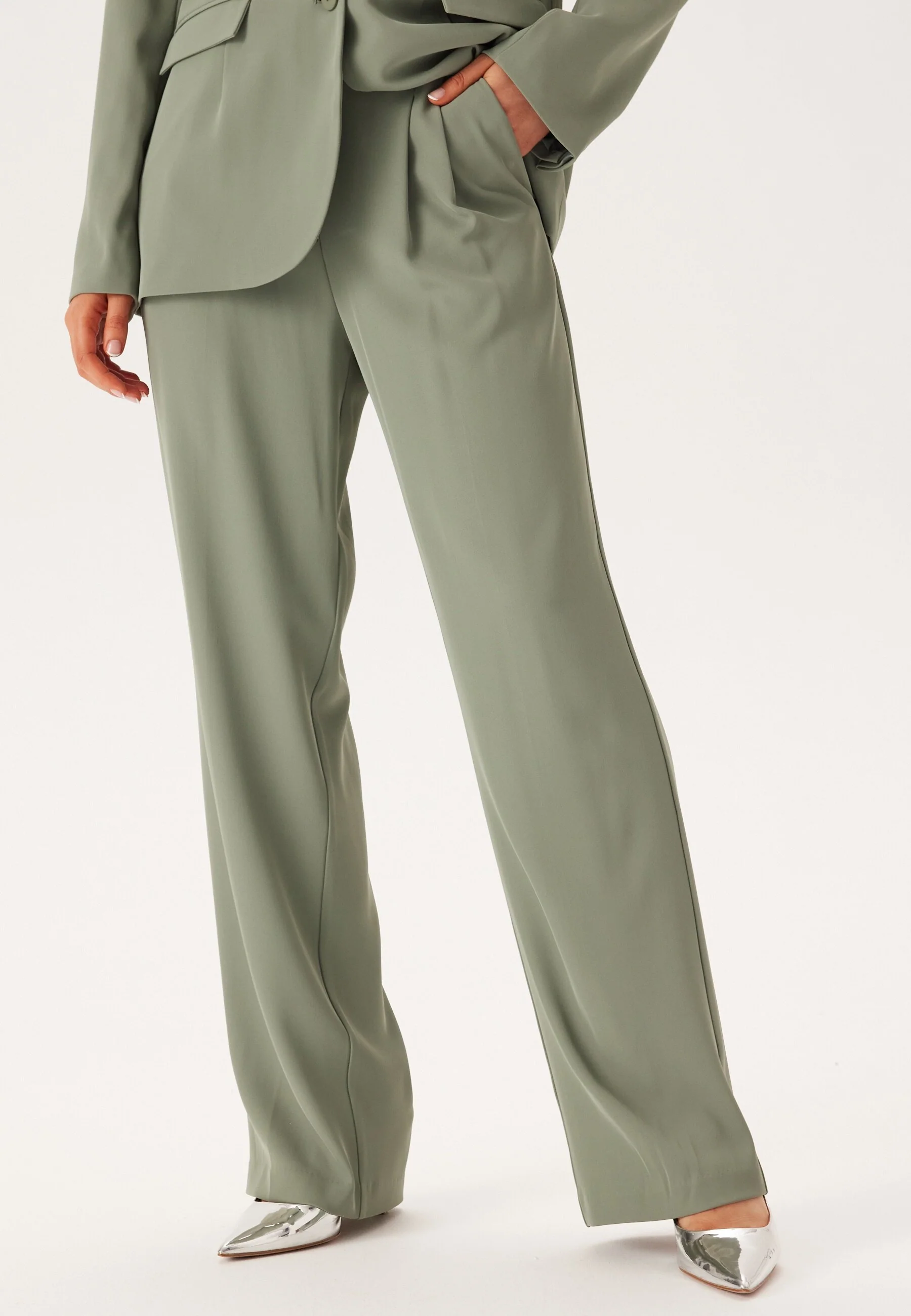 Straight Leg Pleated Suit Pants - Image 4