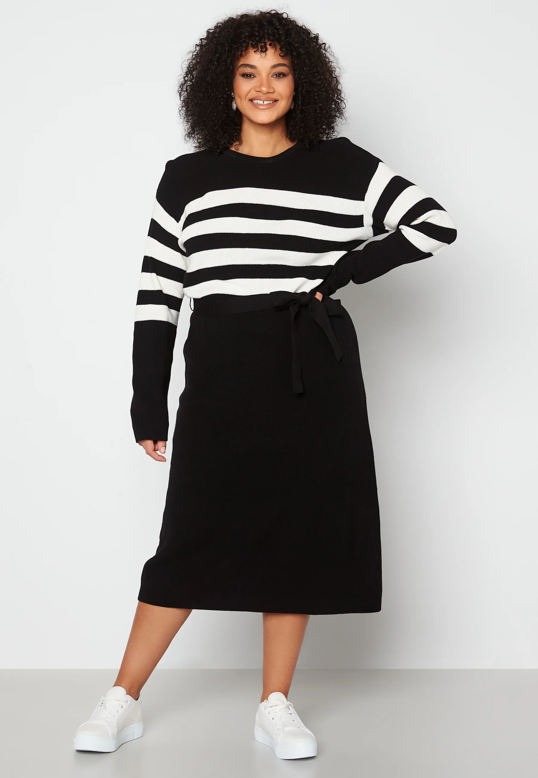 Striped O-neck  Knitted Dress - Image 6