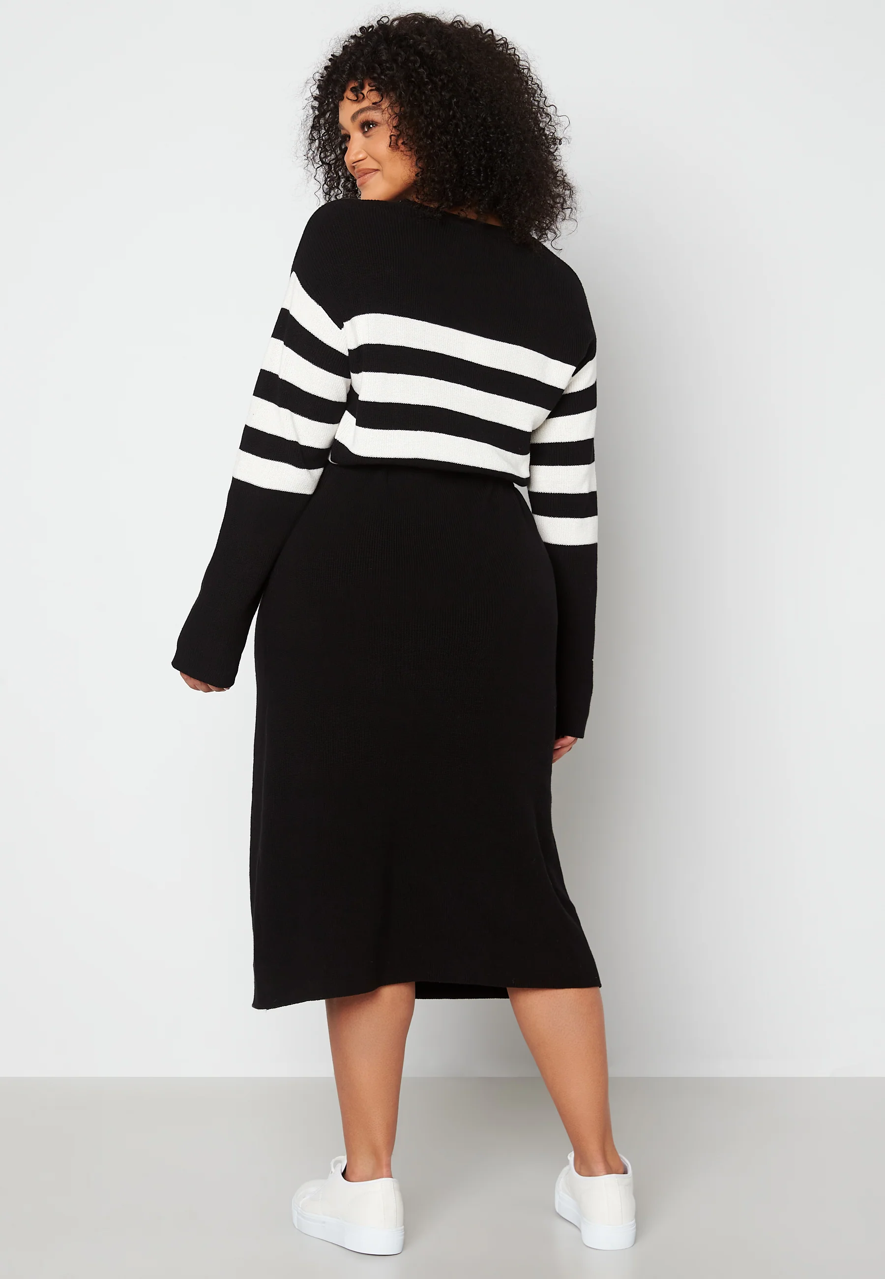 Striped O-neck  Knitted Dress - Image 7
