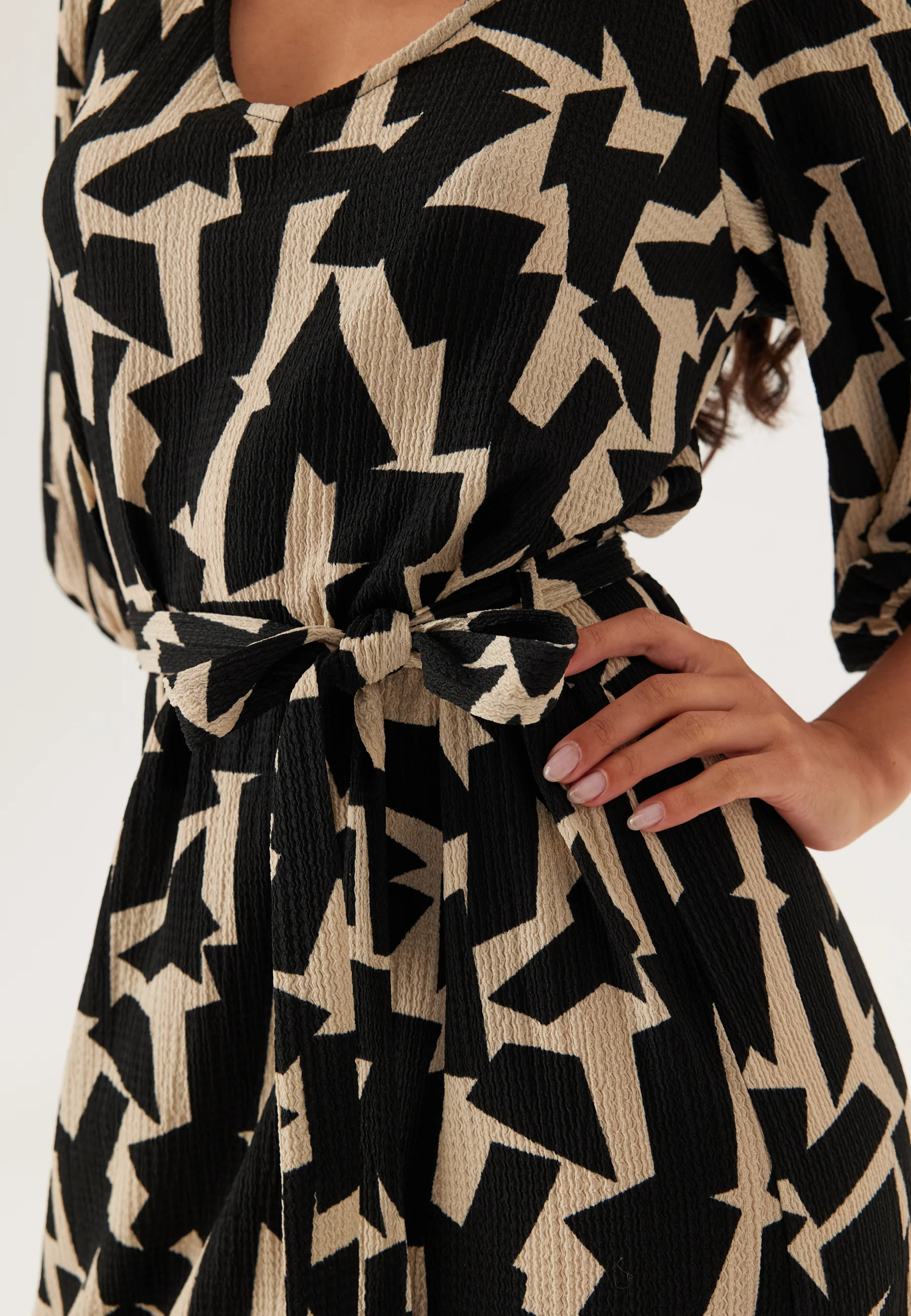 Structured Puff Sleeve Midi Dress - Image 4