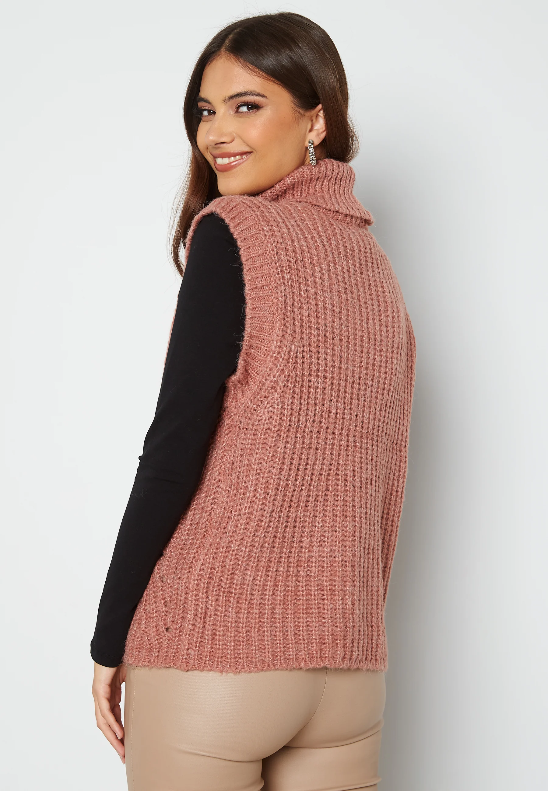 Suba Rollneck Knit Vest - Image 3