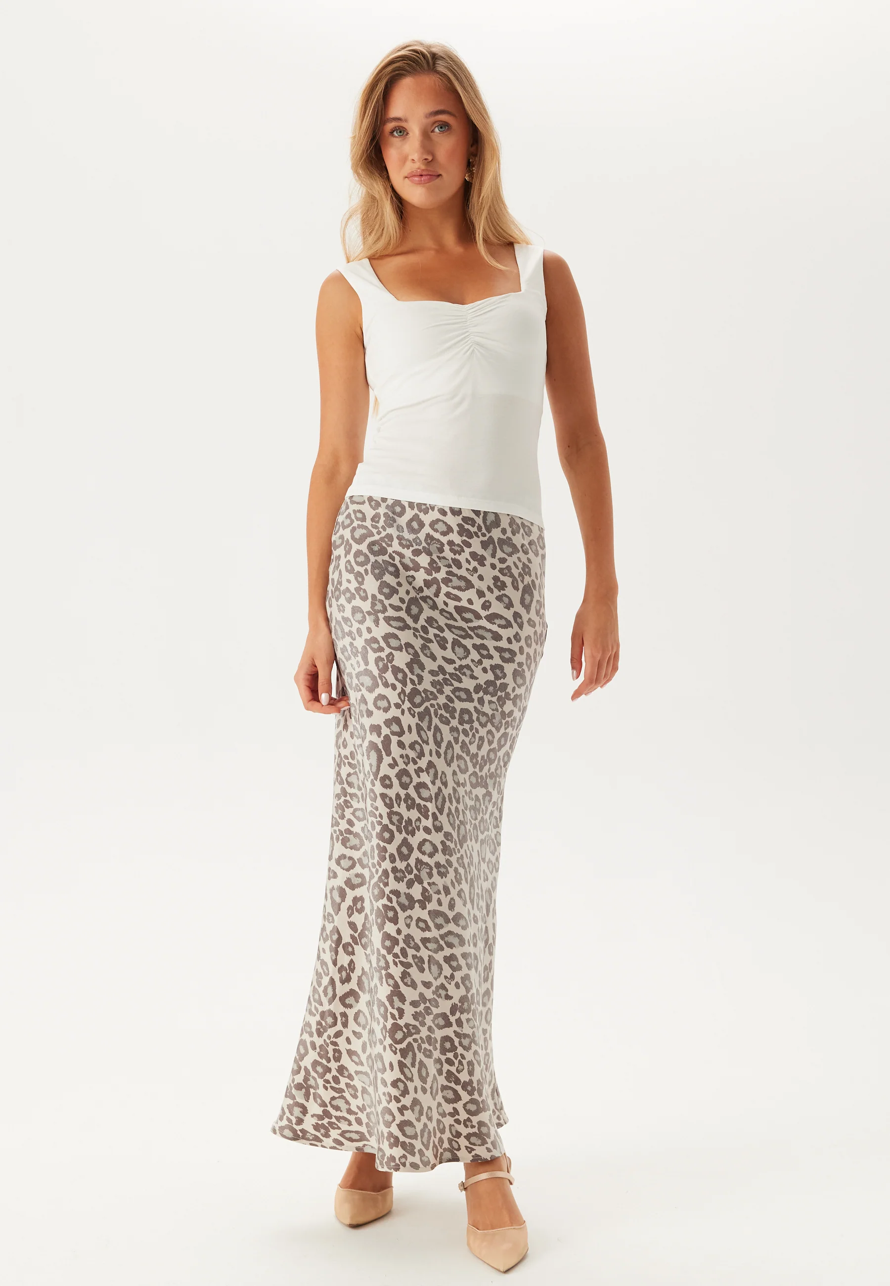 Sweetheart Neckline Tank Top - Image 4