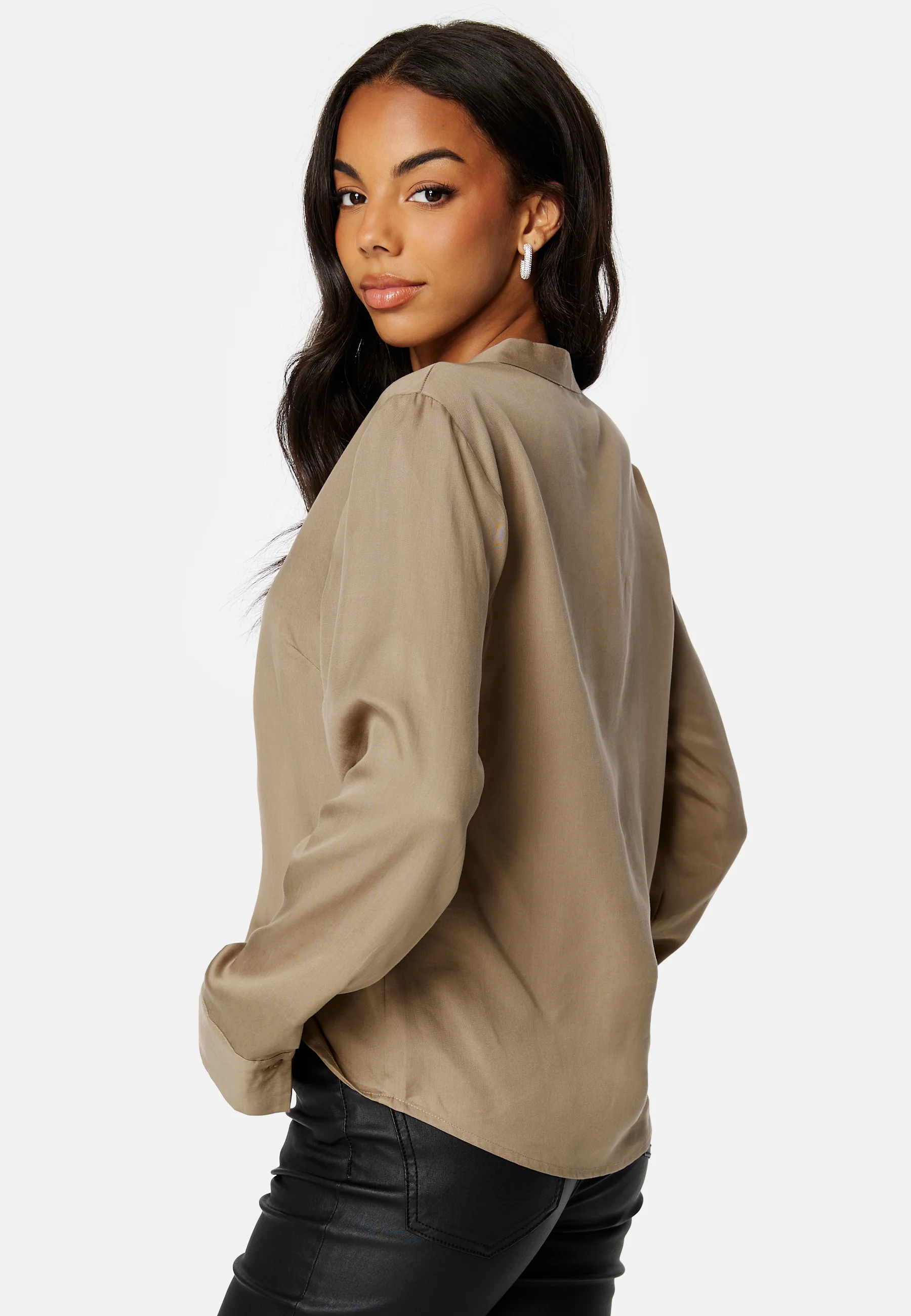 Tilda L/S V-Neck Shirt - Image 3