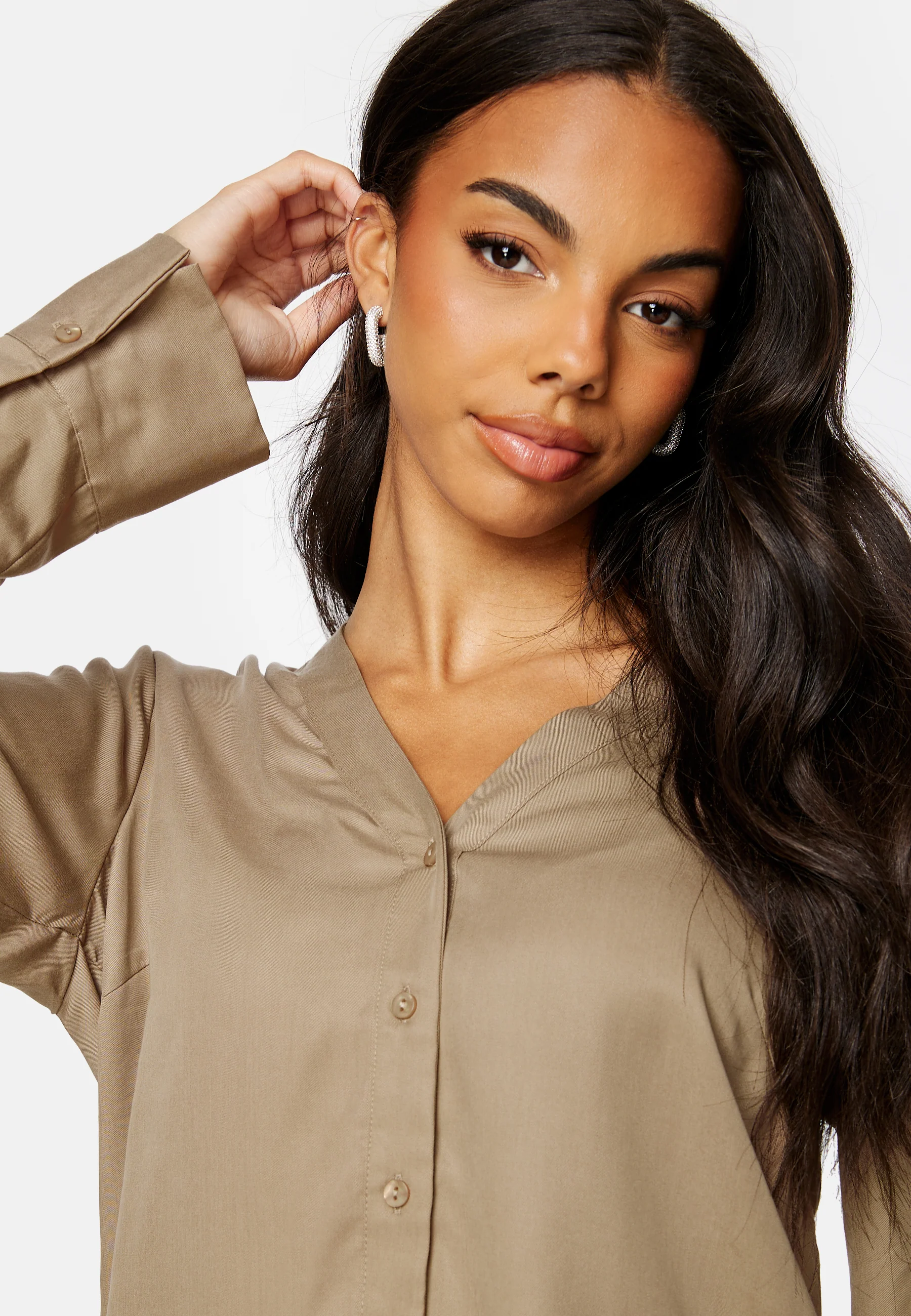 Tilda L/S V-Neck Shirt - Image 4