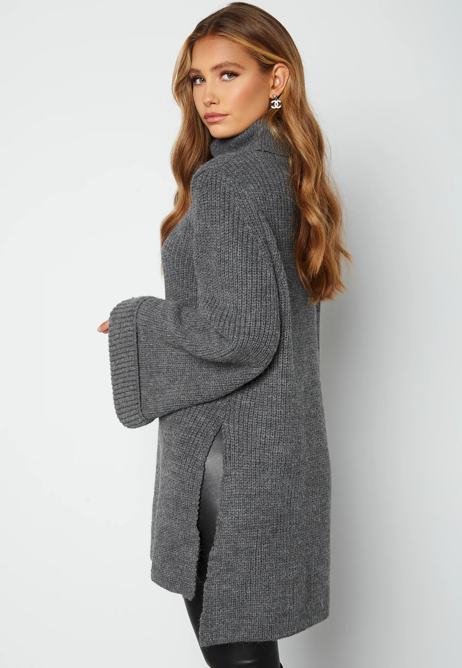 Turtle neck knitted sweater - Image 2