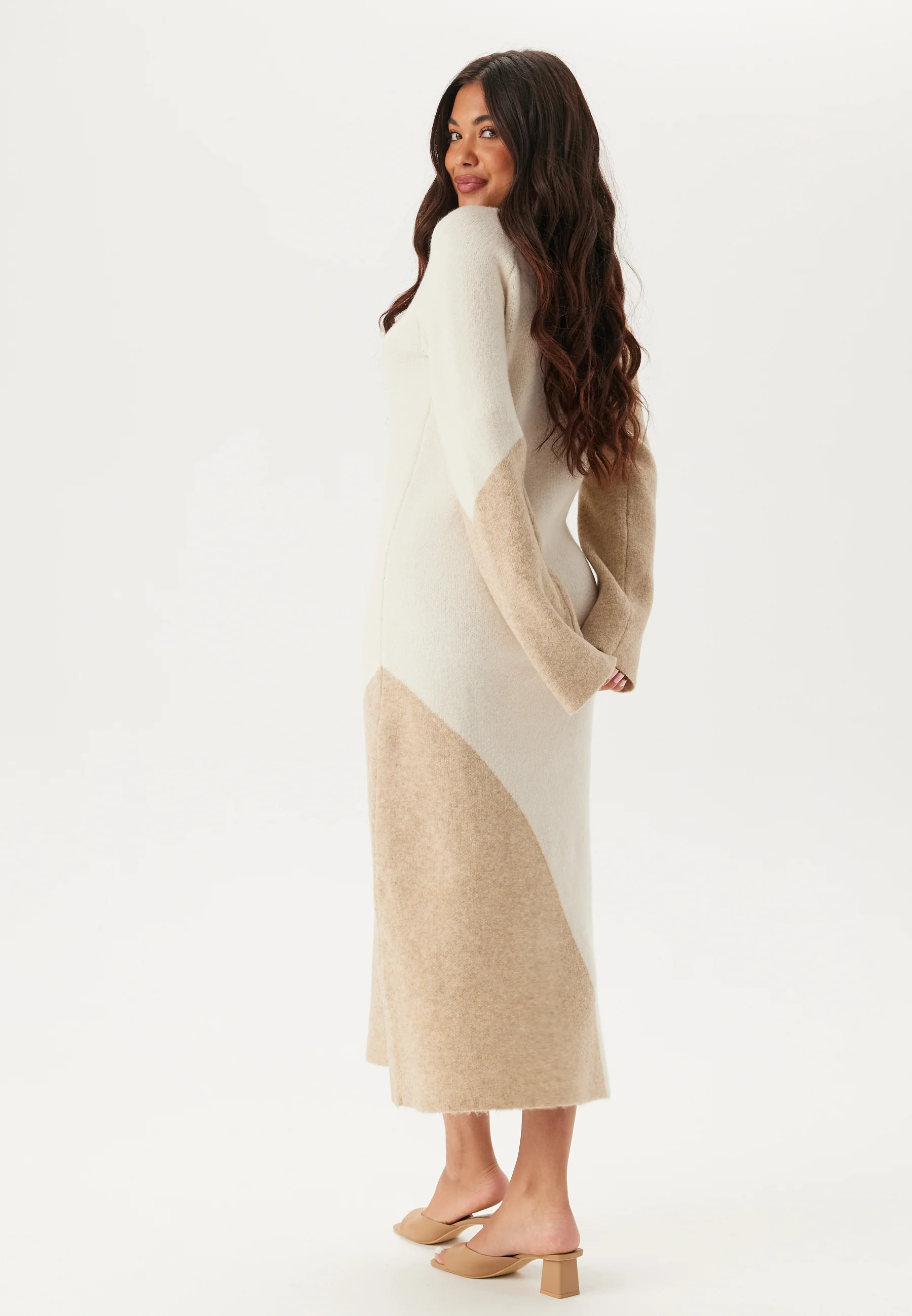 V-neck Knitted Midi Dress - Image 4