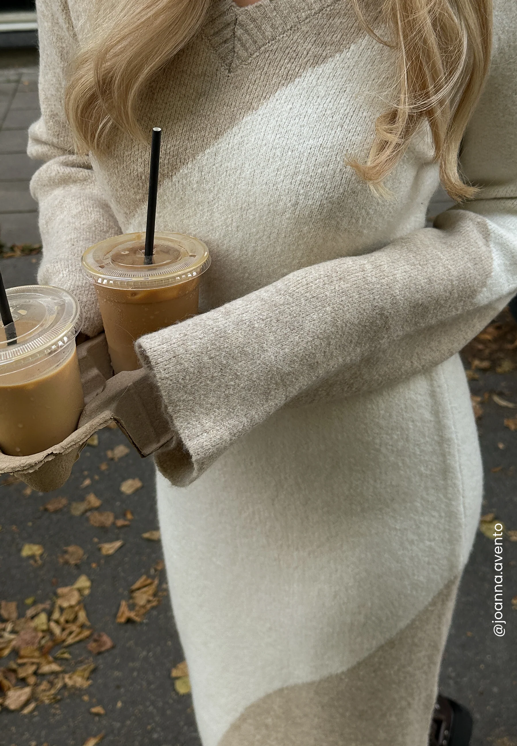 V-neck Knitted Midi Dress - Image 6