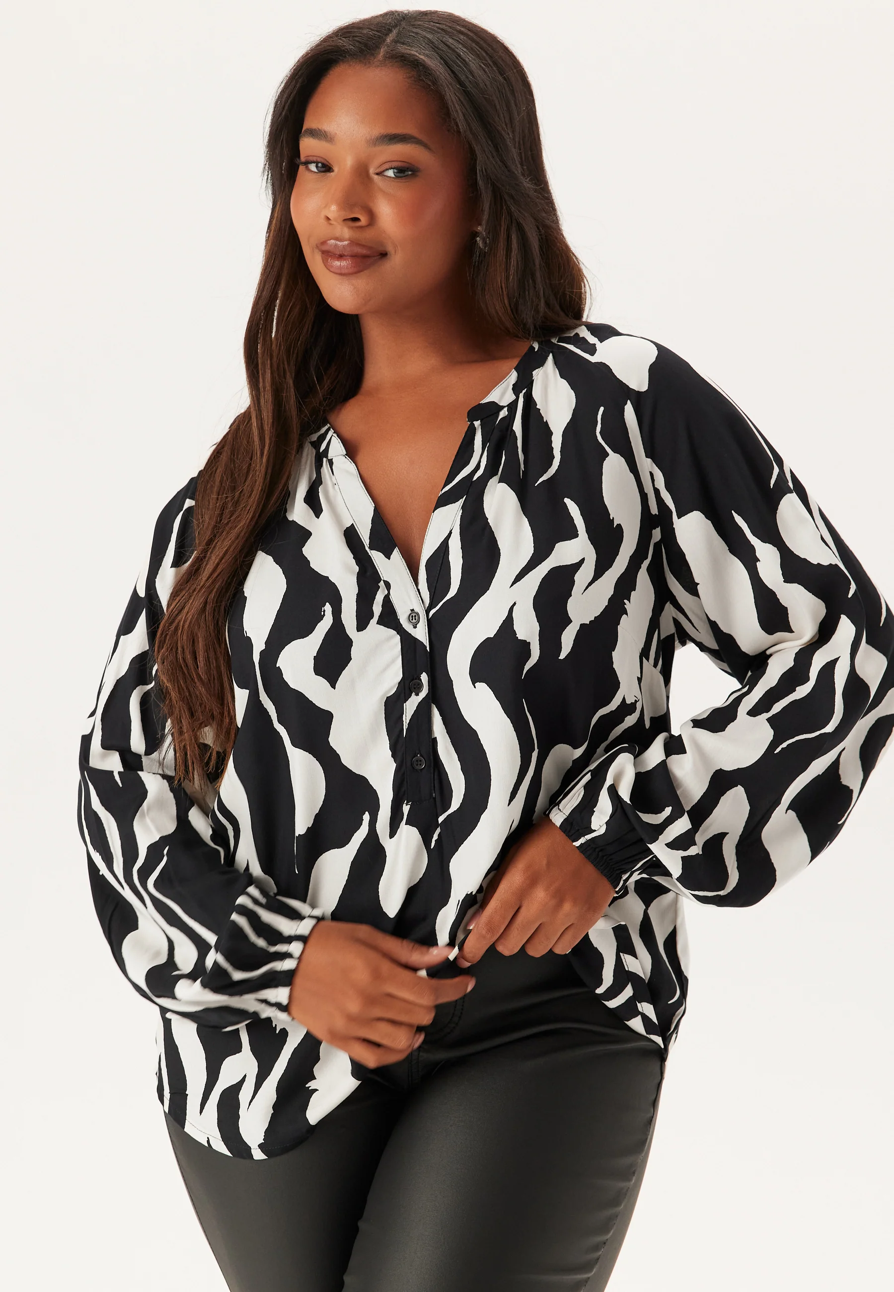 V-neck Viscose L/S Blouse - Image 6