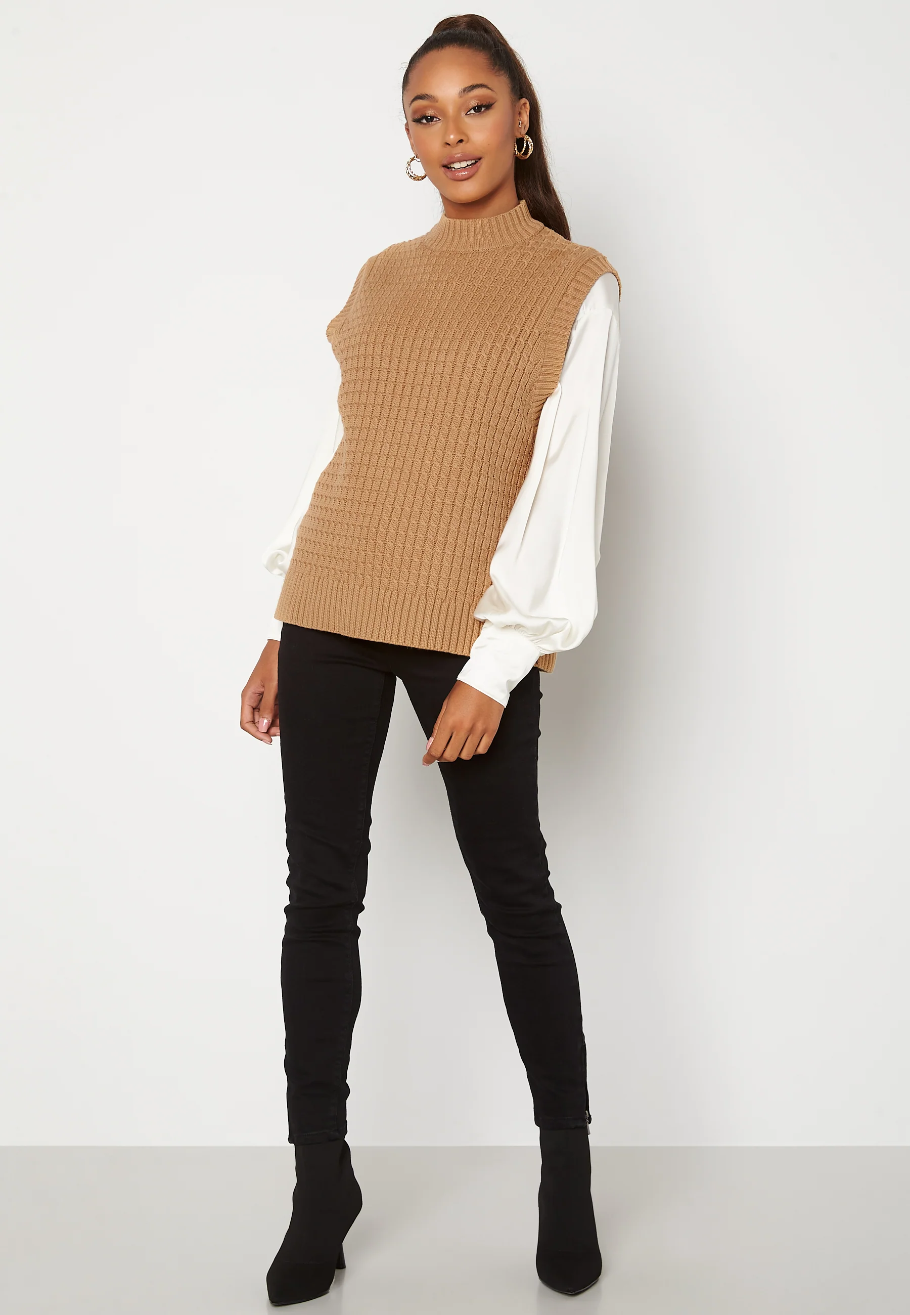 Vema S/L Vest Knit - Image 2