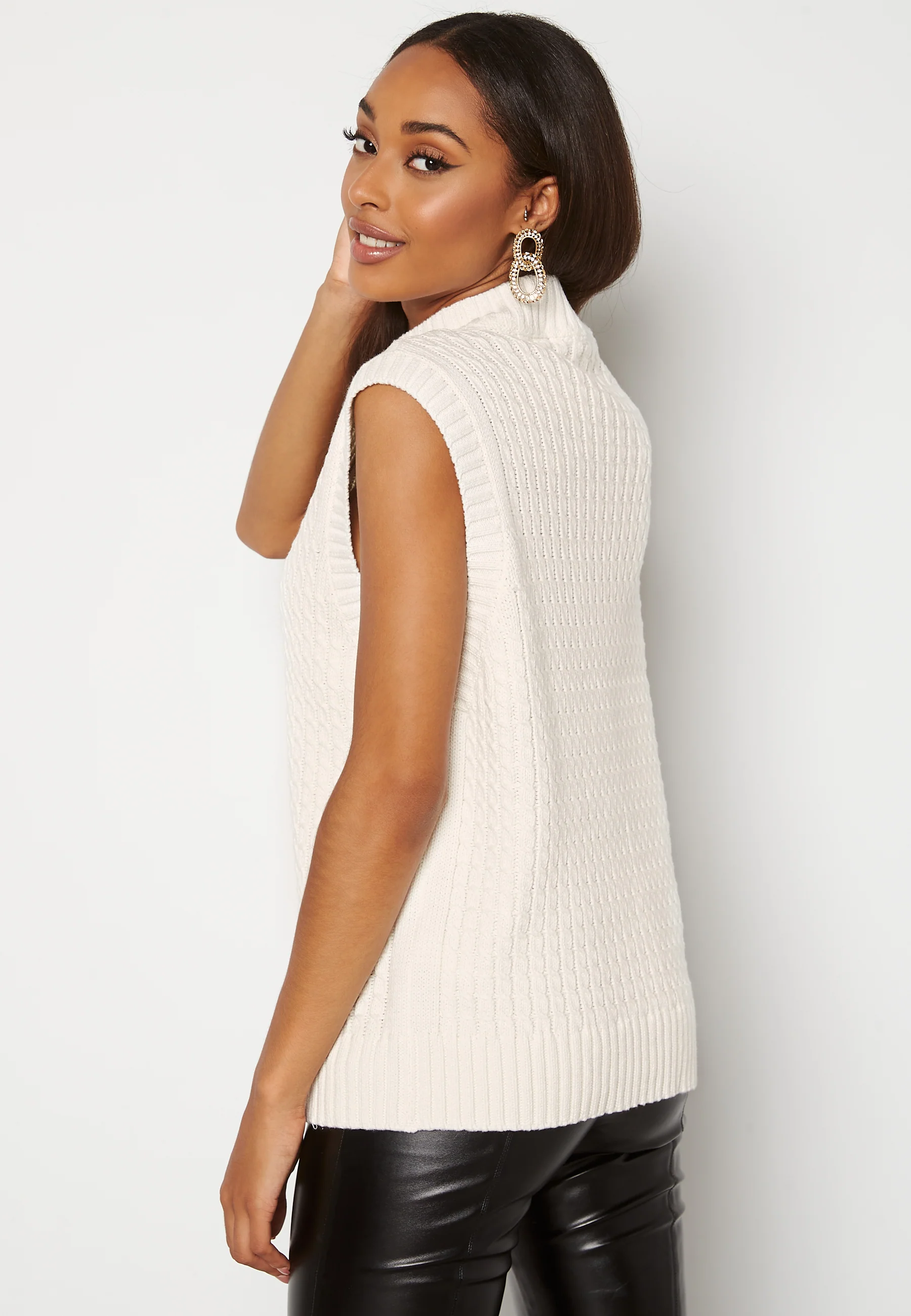 Vema S/L Vest Knit - Image 2