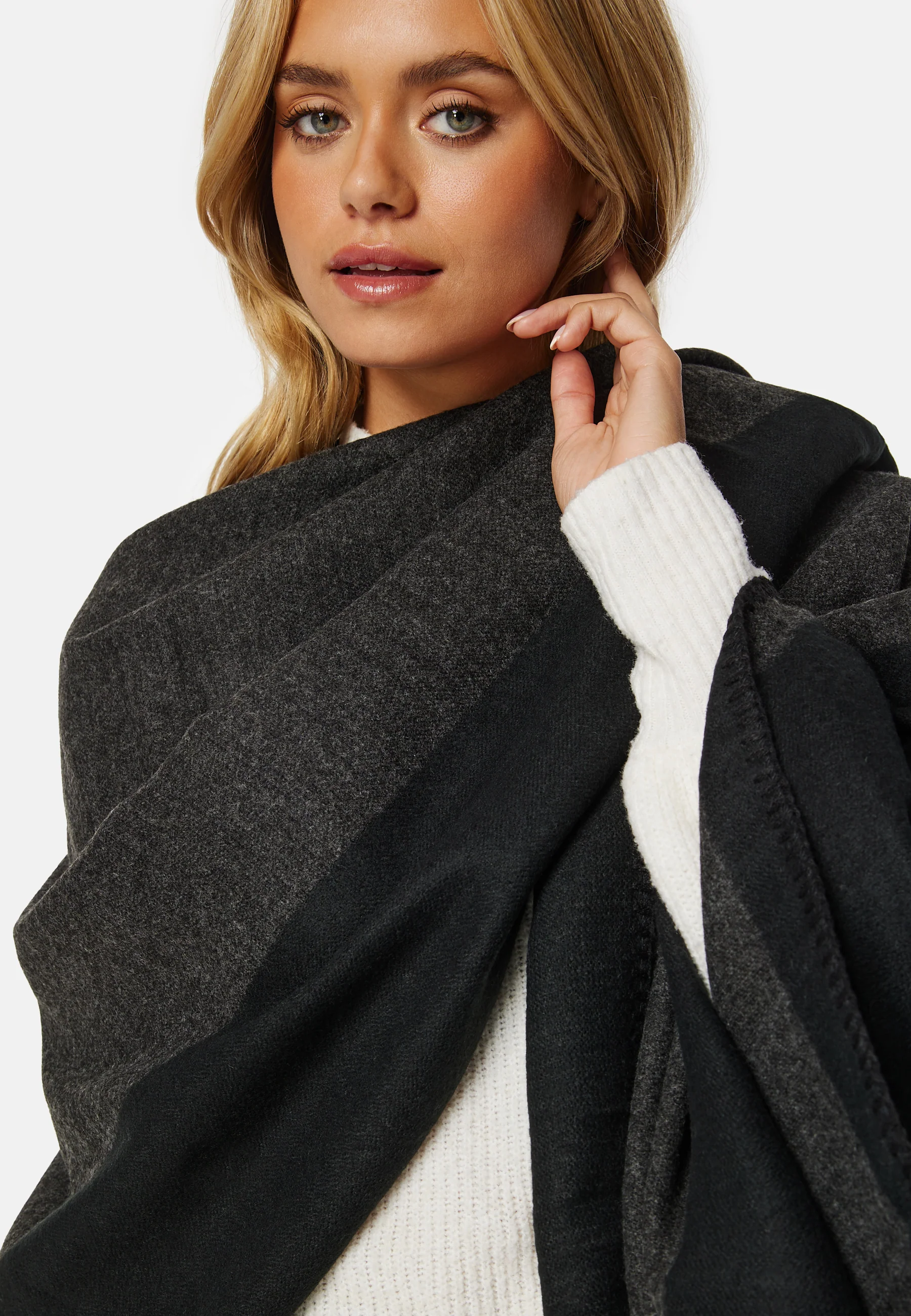 Verika Poncho - Image 4