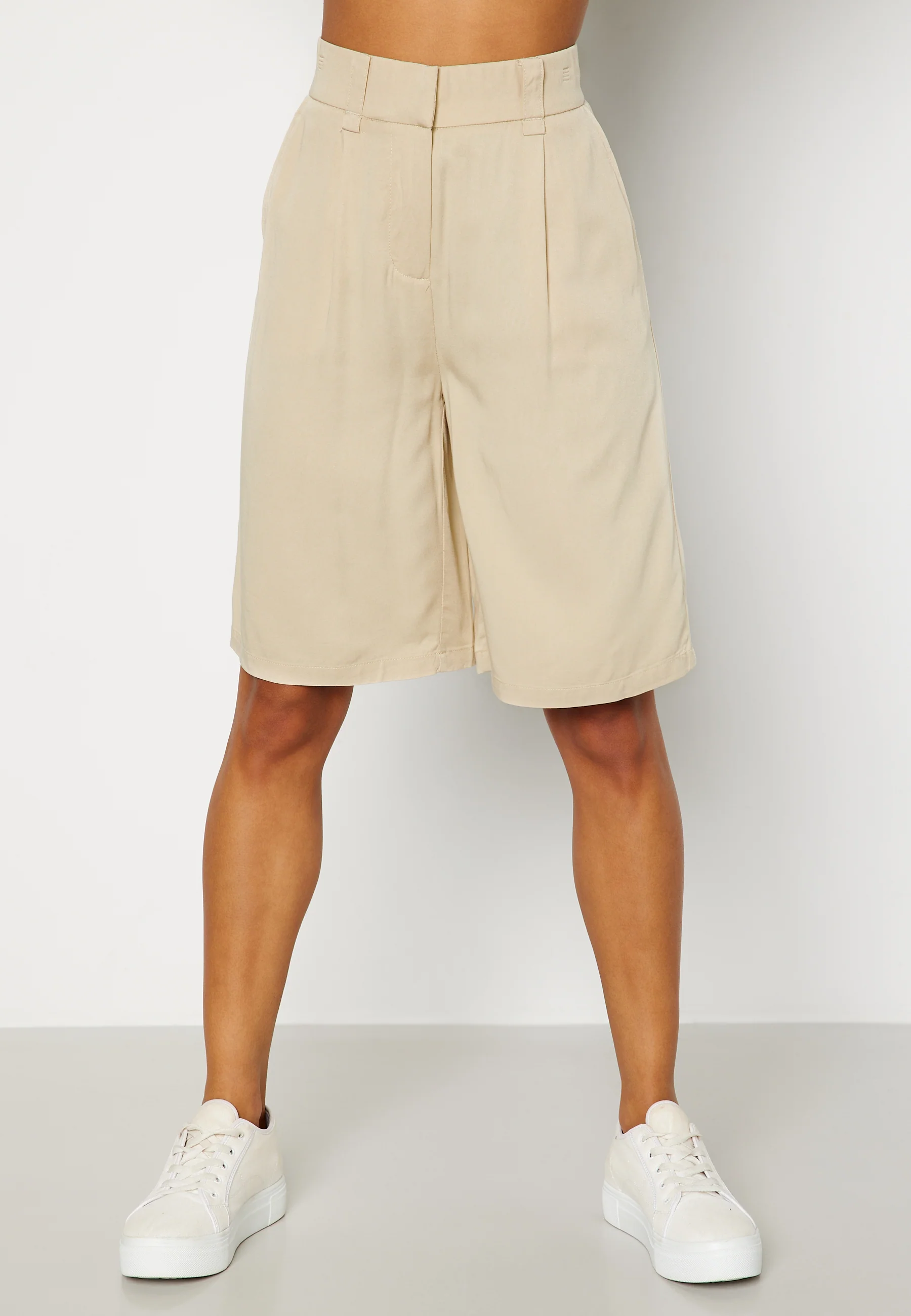 Vero HW Long Shorts - Image 2