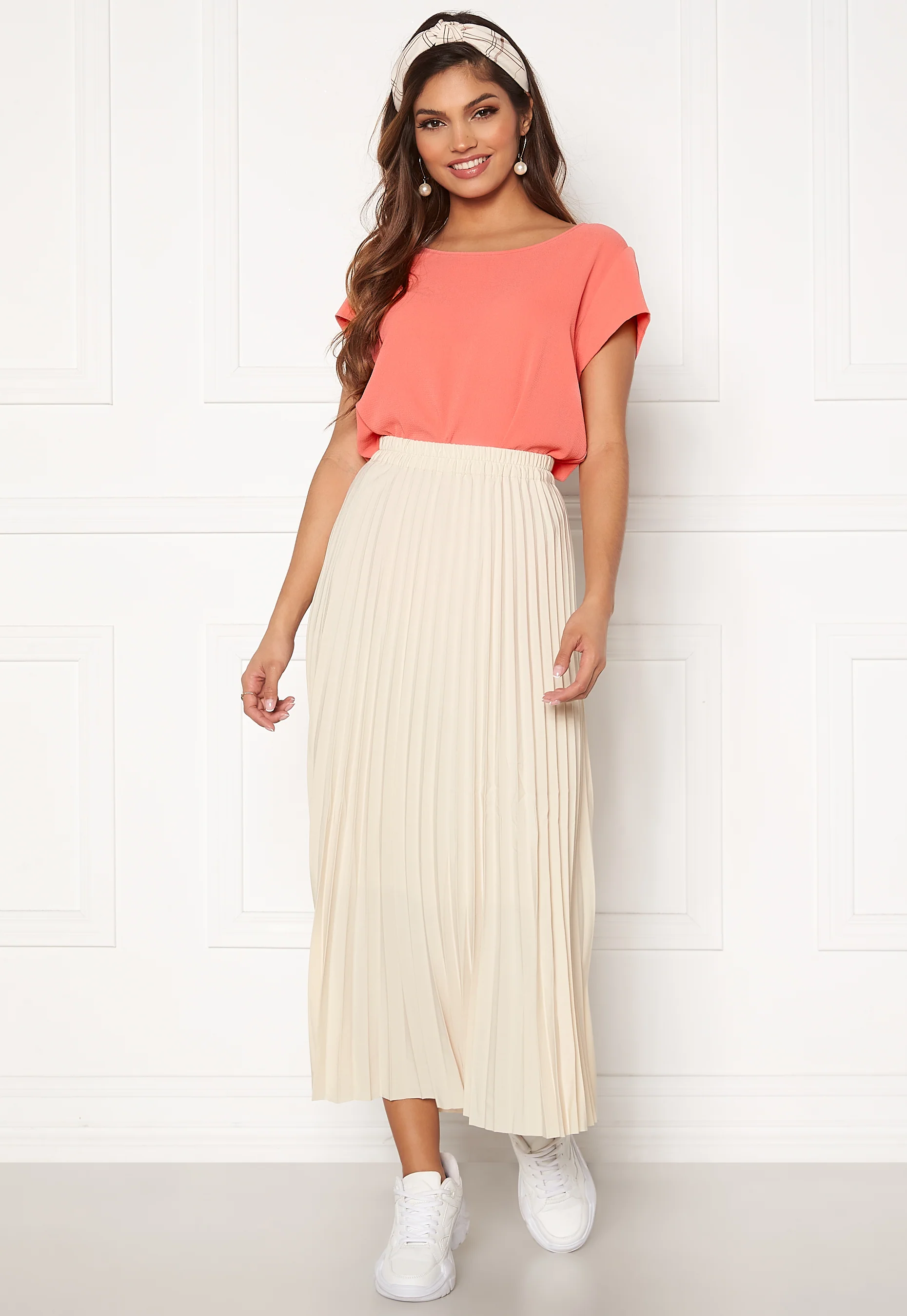Vic S/S Solid Top - Image 2