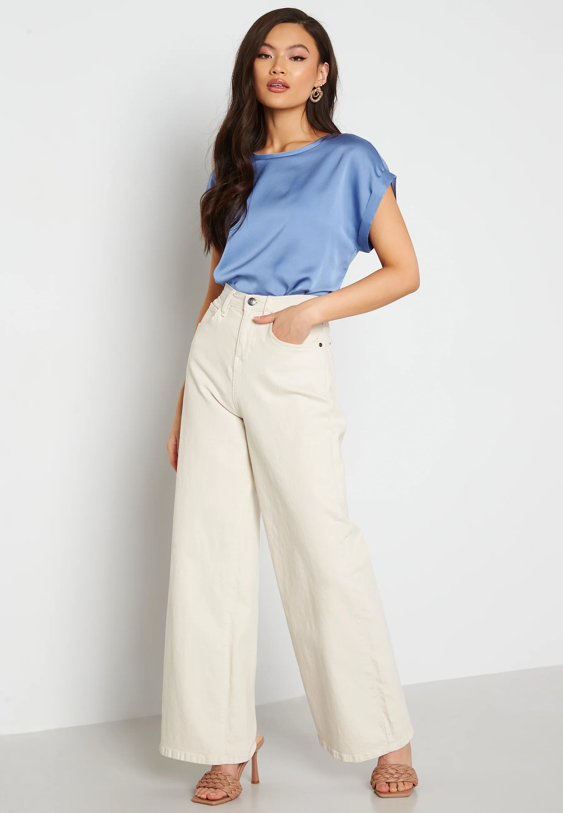 Viellette S/S Satin Top - Image 2