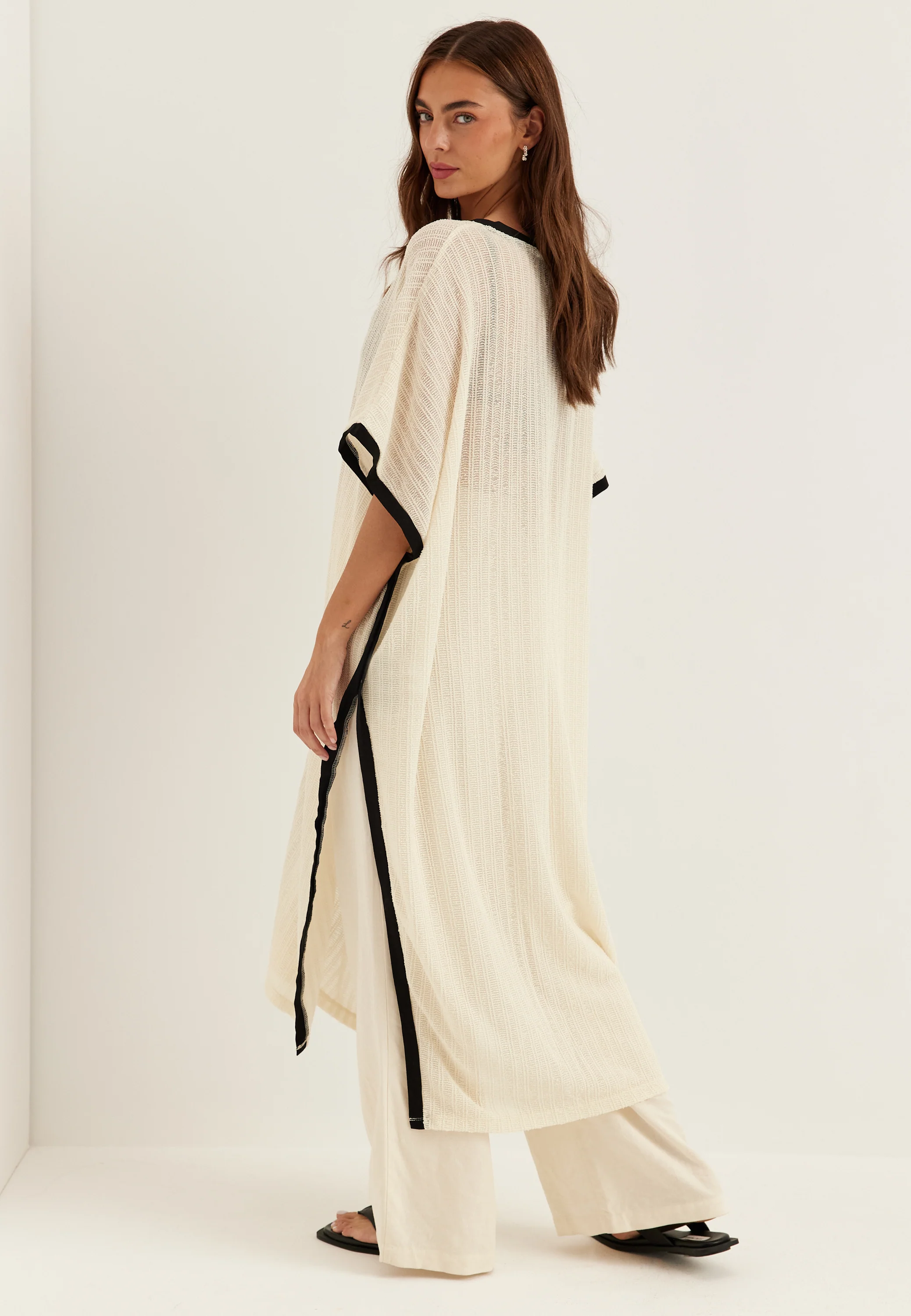 Vifabena V-neck Kimono - Image 3