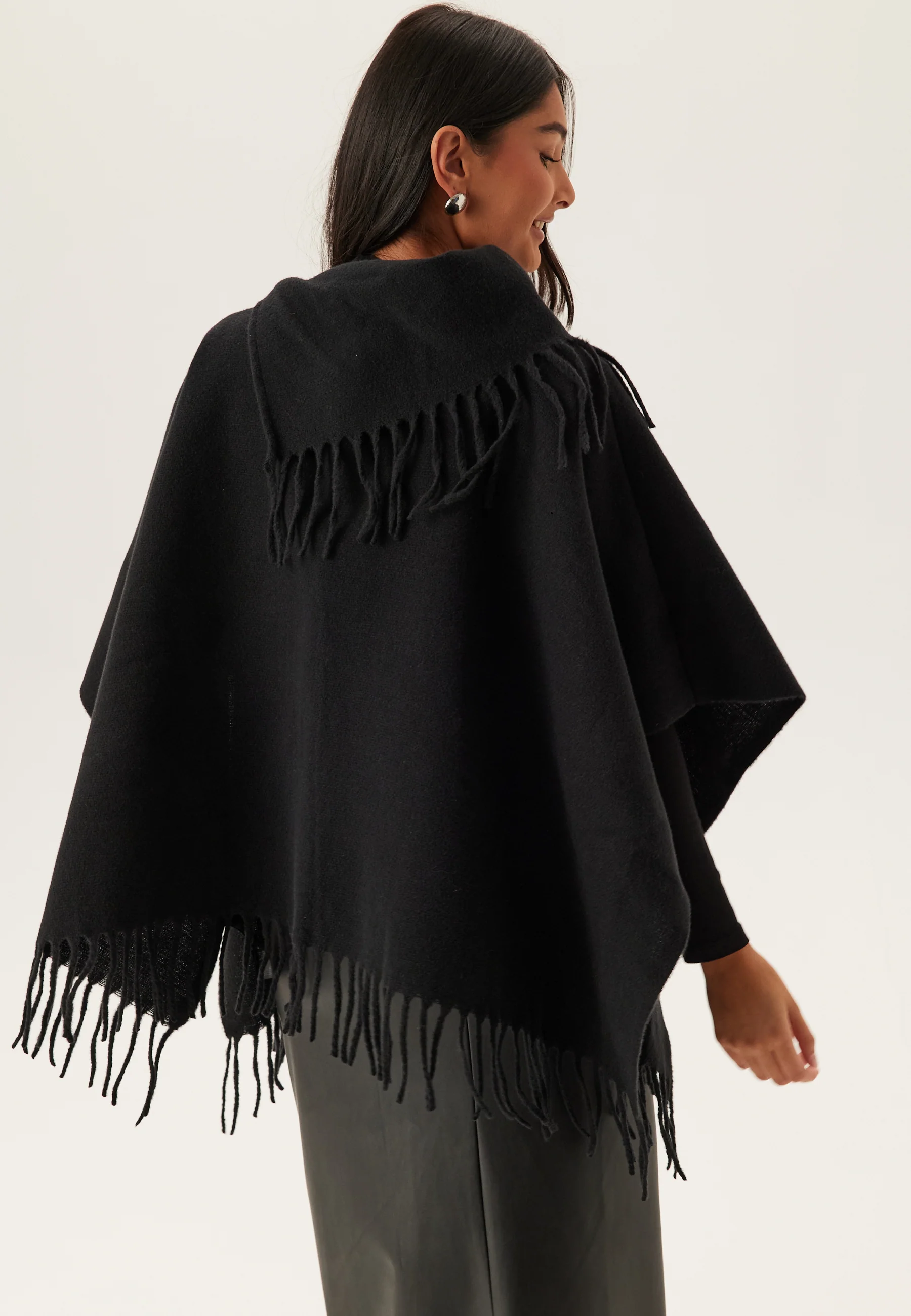 Vifjolira High Neck Poncho - Image 2