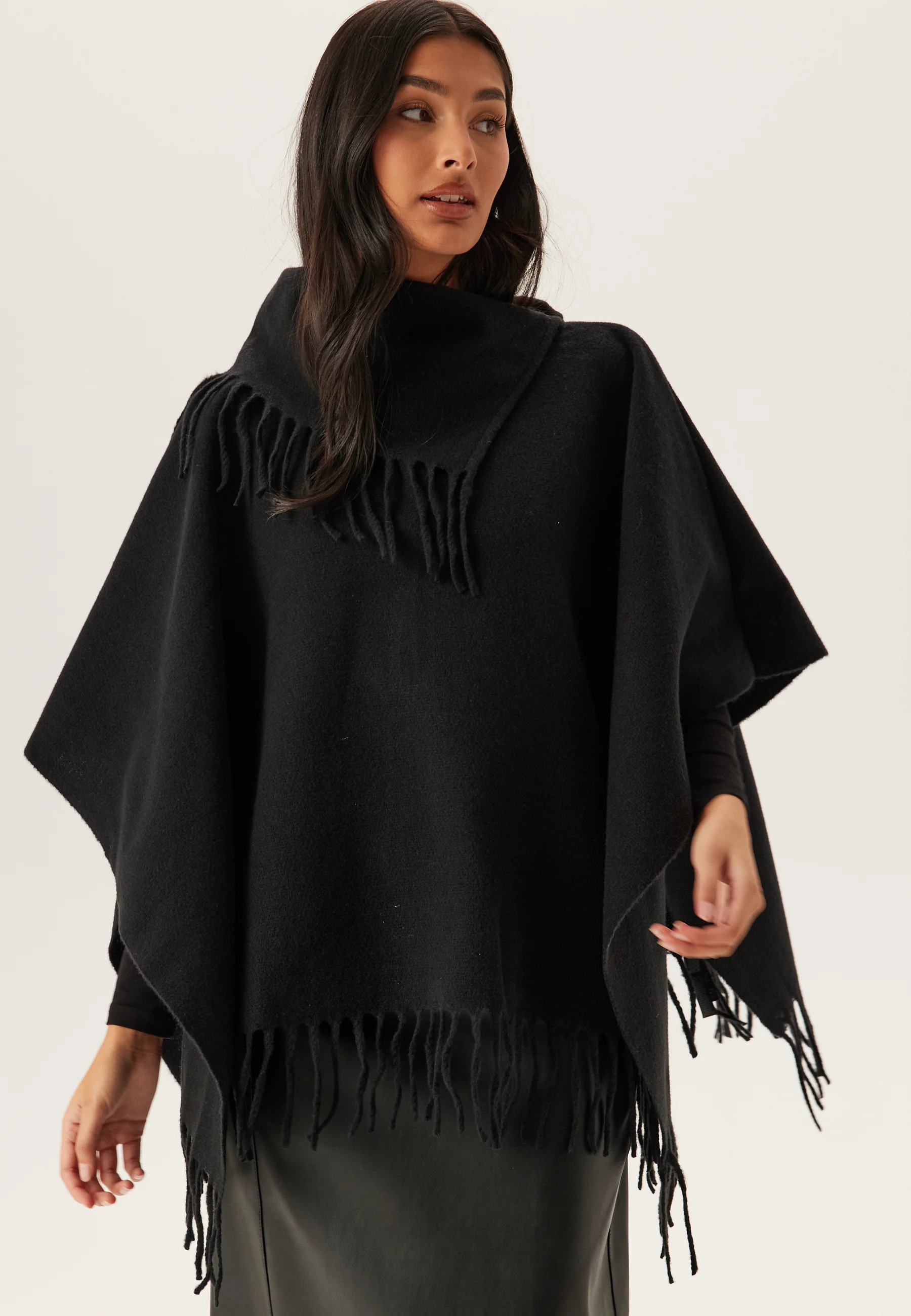 Vifjolira High Neck Poncho - Image 4