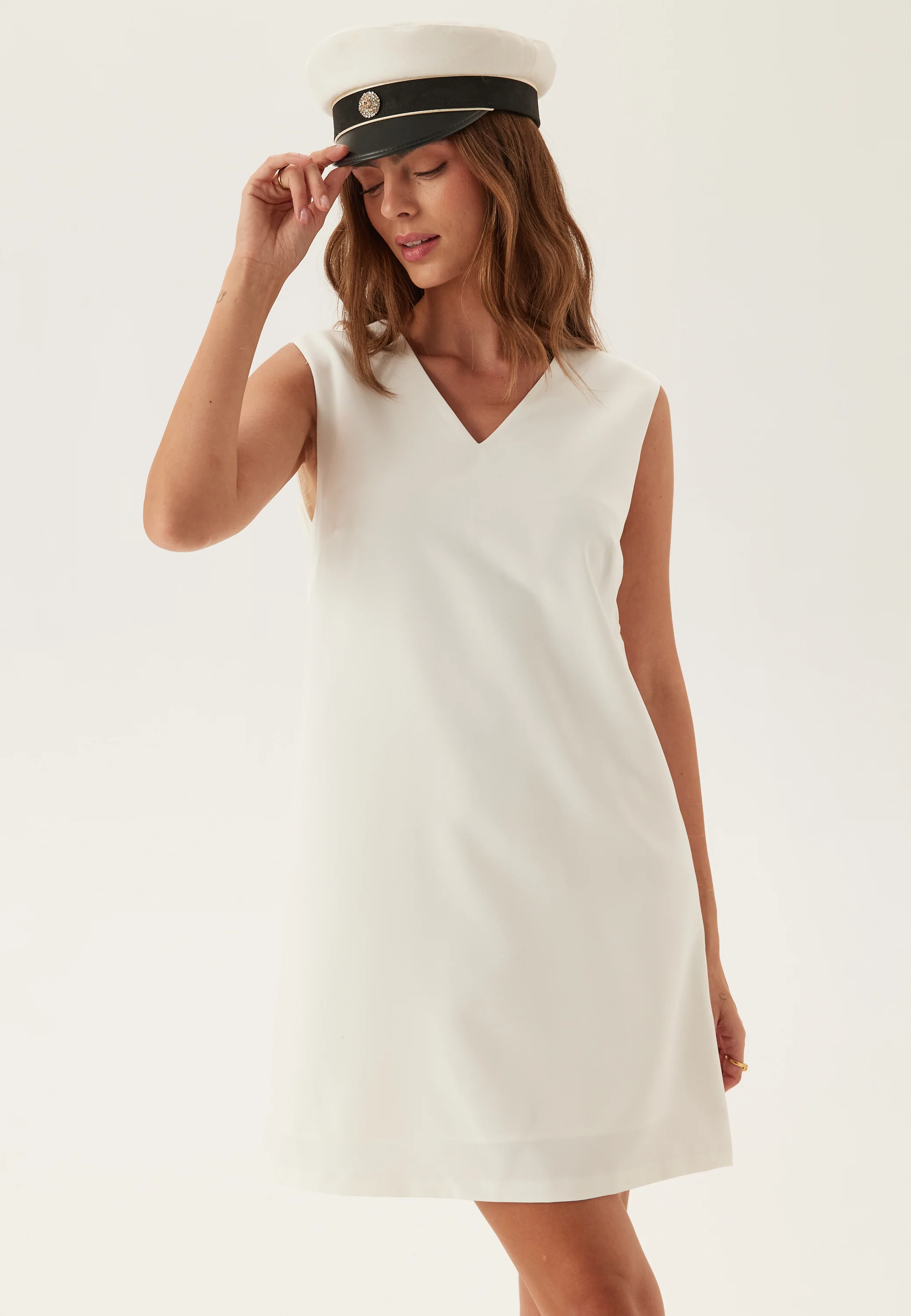 Vigery V-neck S/L SHORT DRESS - Image 6
