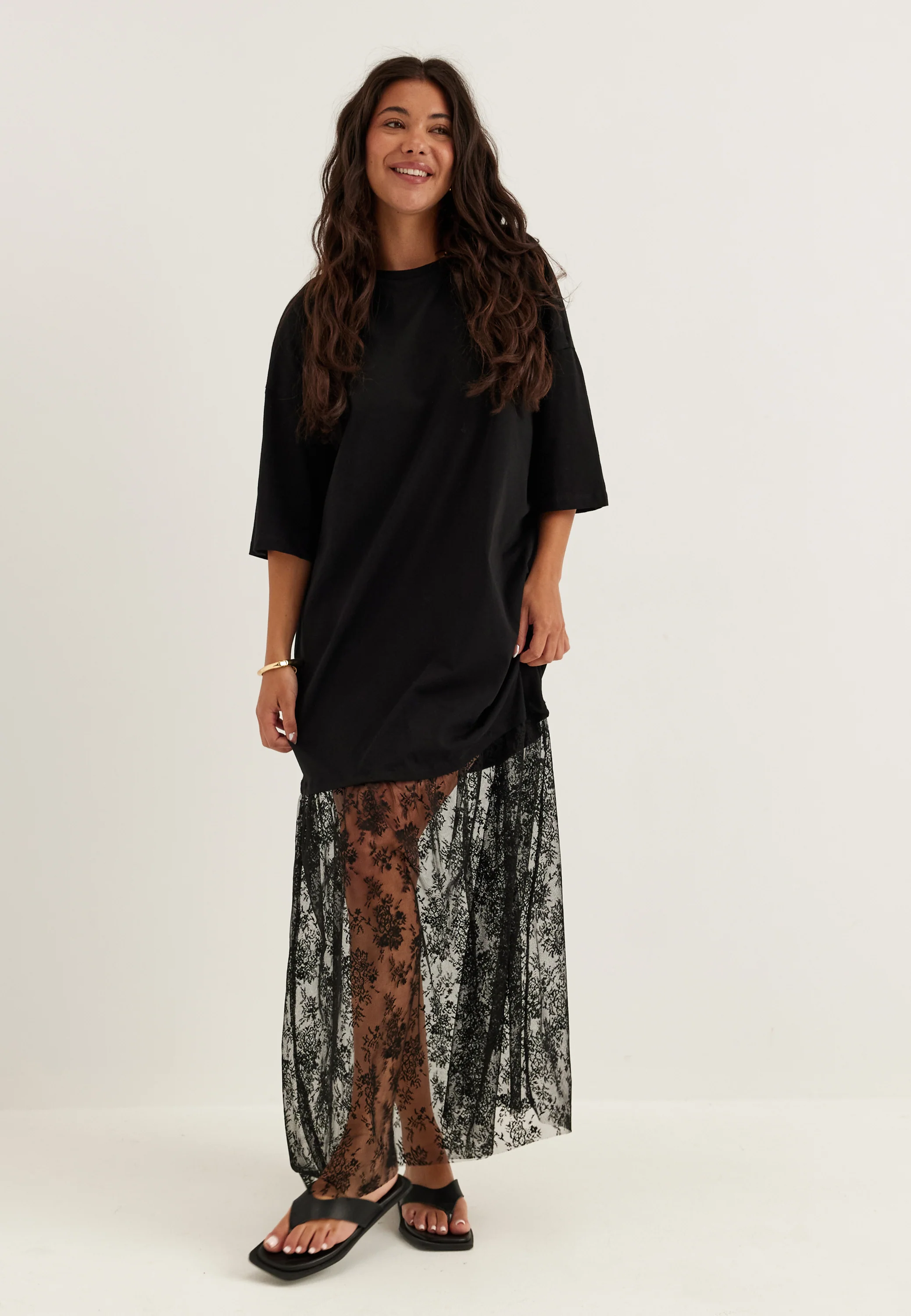 Vikata S/S OVERSIZE LACE DRESS