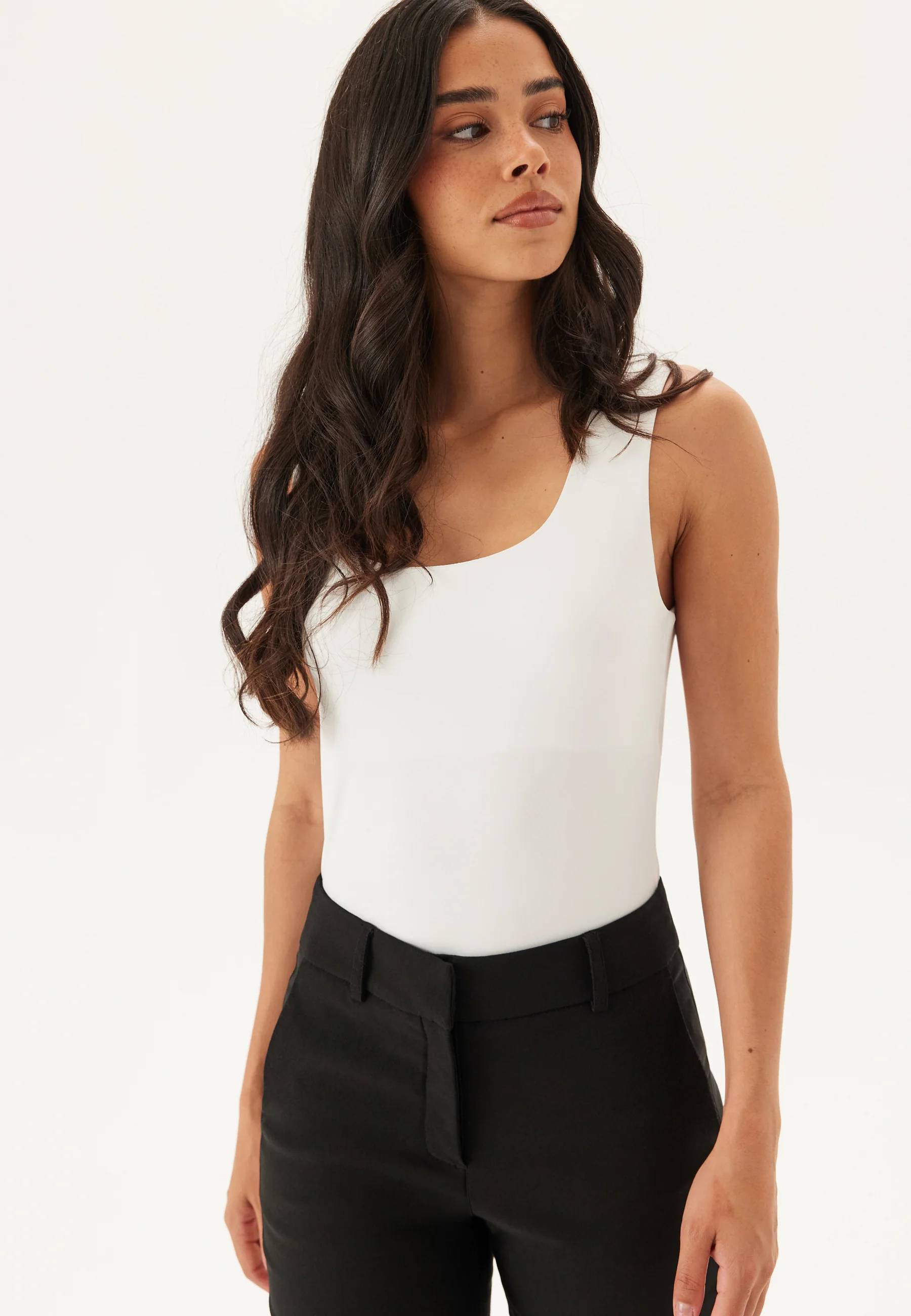 Vikenza U-neck S/L TANK TOP RE - Image 2