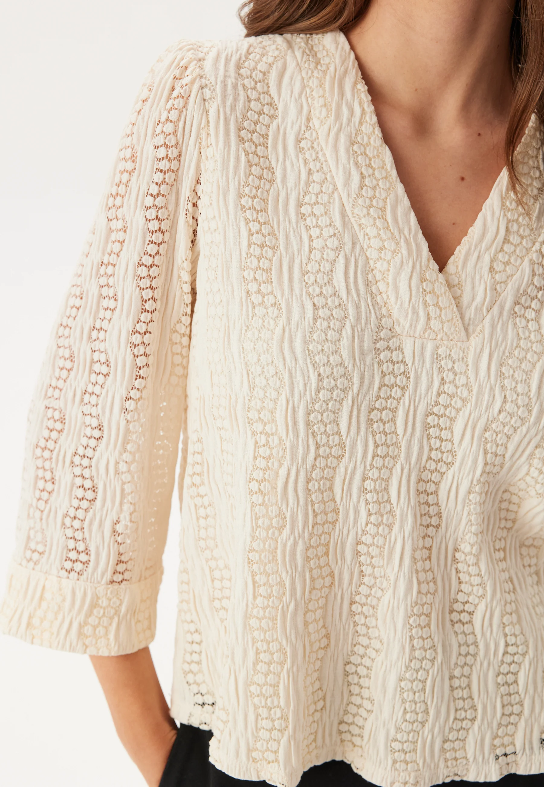 Vilumena V-neck 3/4 Top - Image 4