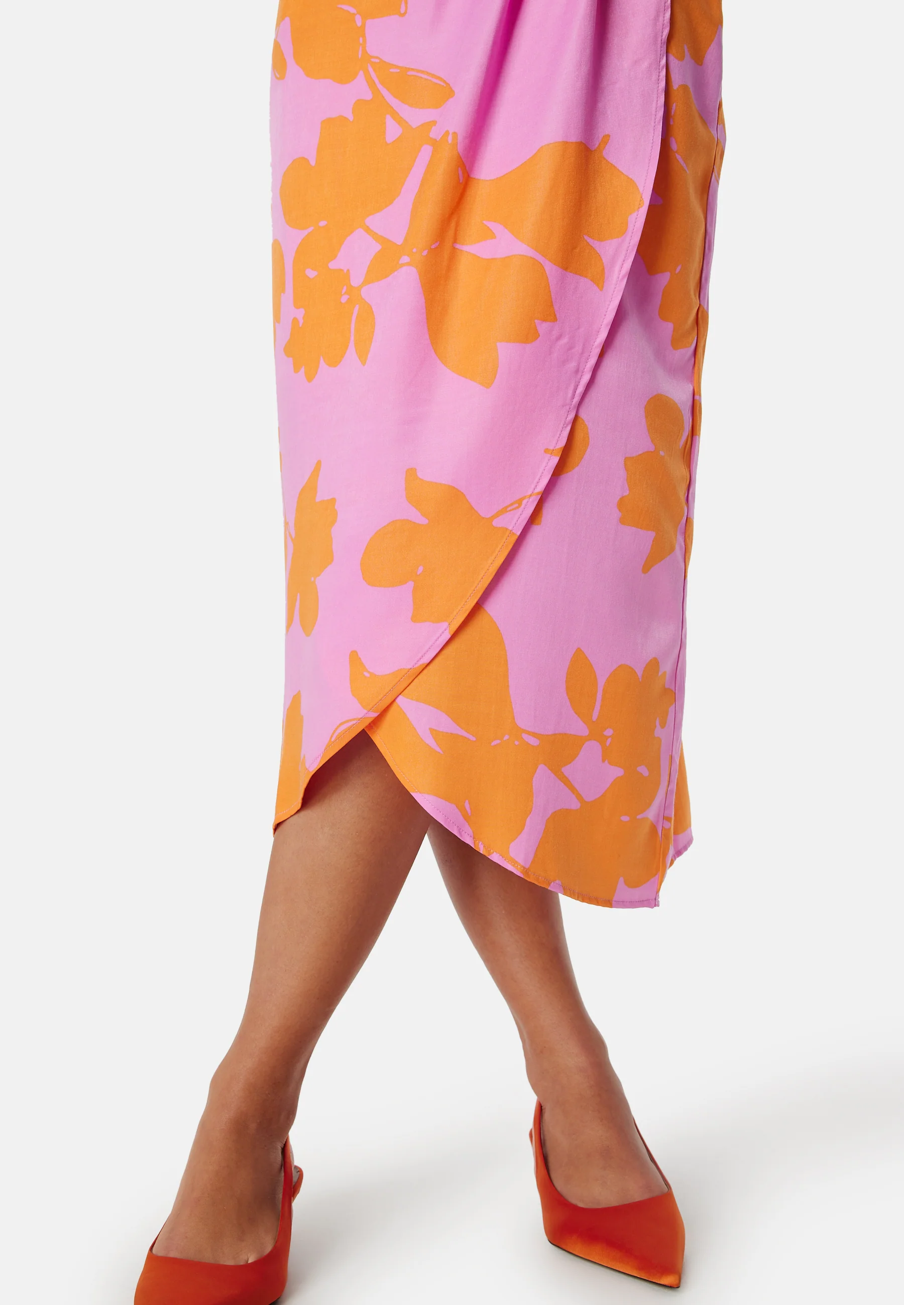 Vinakita V-Neck wrap midi - Image 3