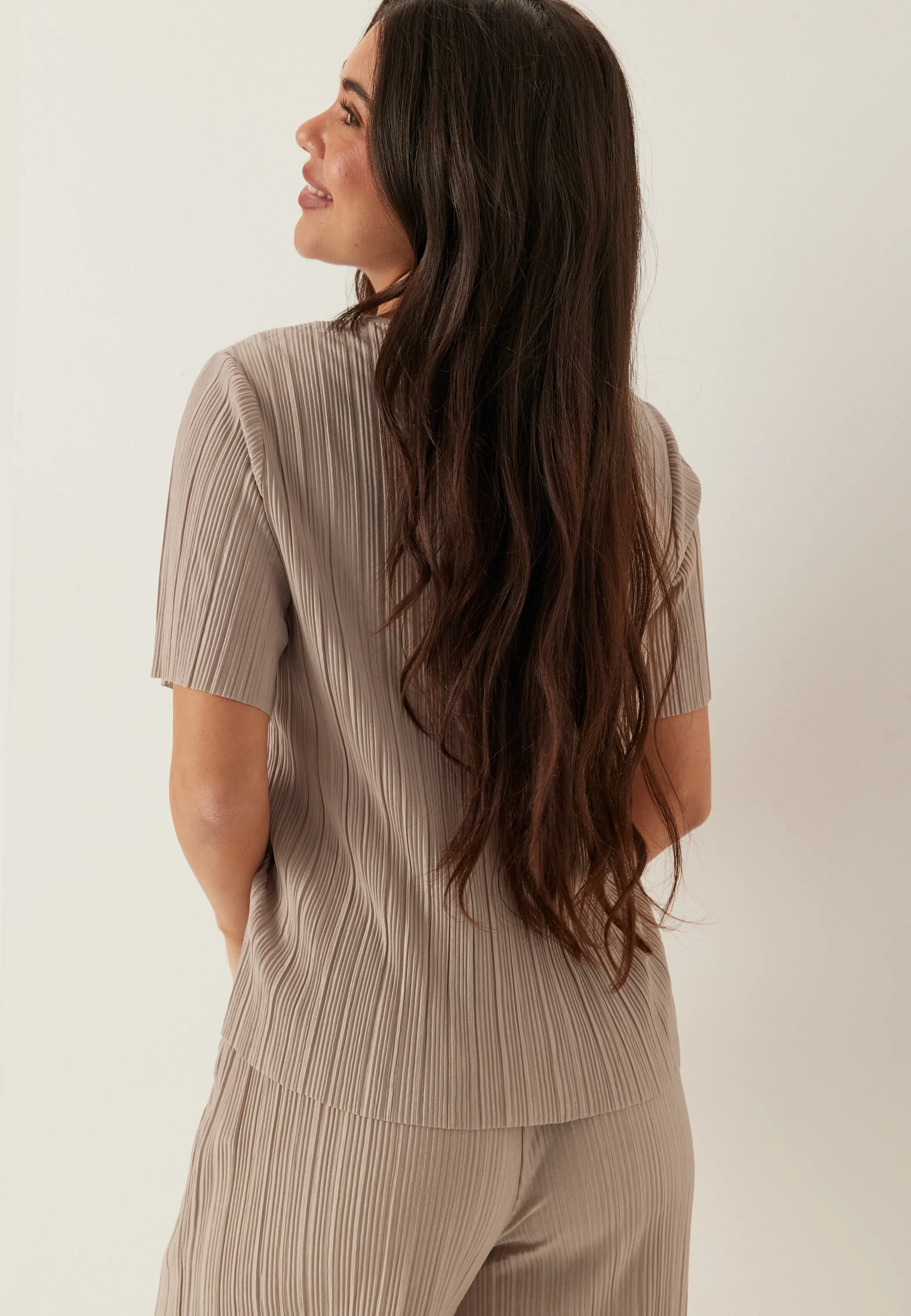 Viplisa O-neck S/S Top - Image 2