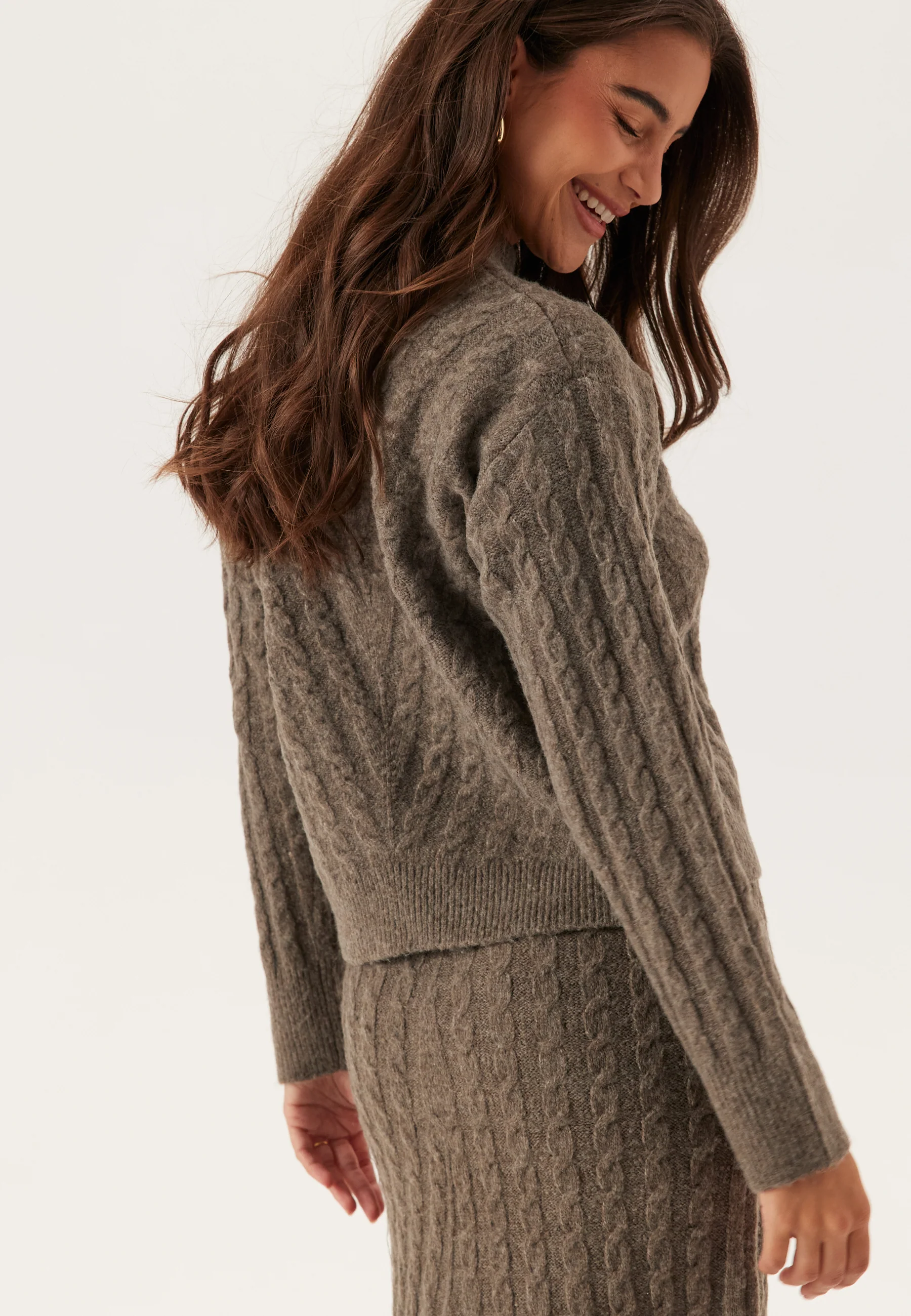 Virelli Highneck L/S CABLE KNIT - Image 2