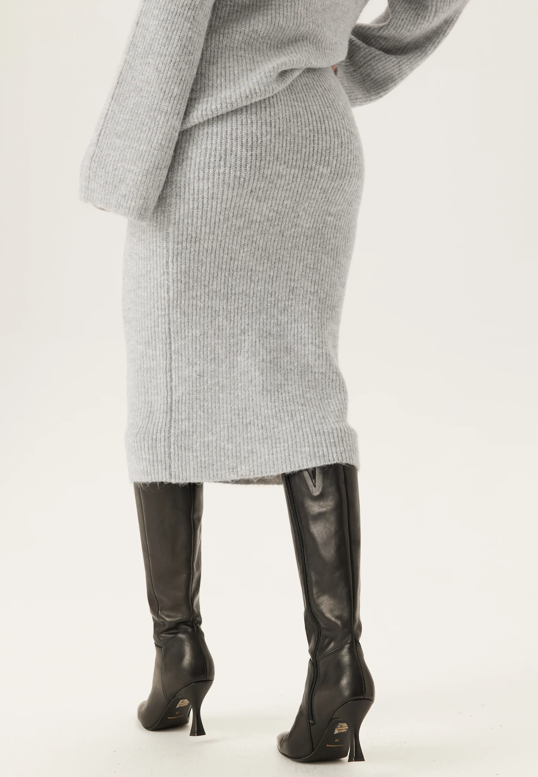 Viretta Pencil Knit Skirt - Image 3