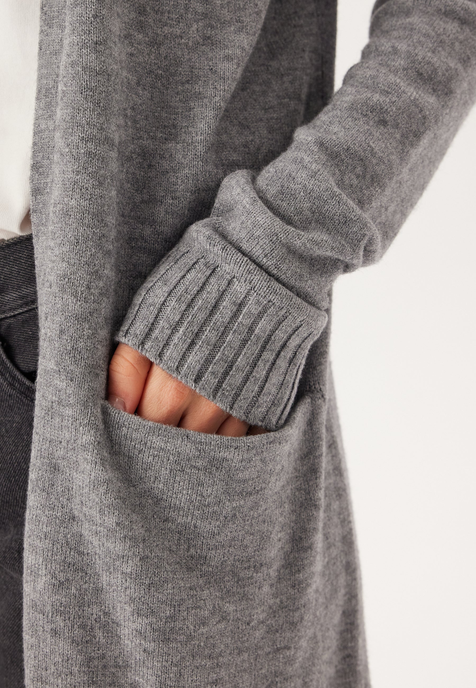Viril Long Knit Cardigan - Image 4