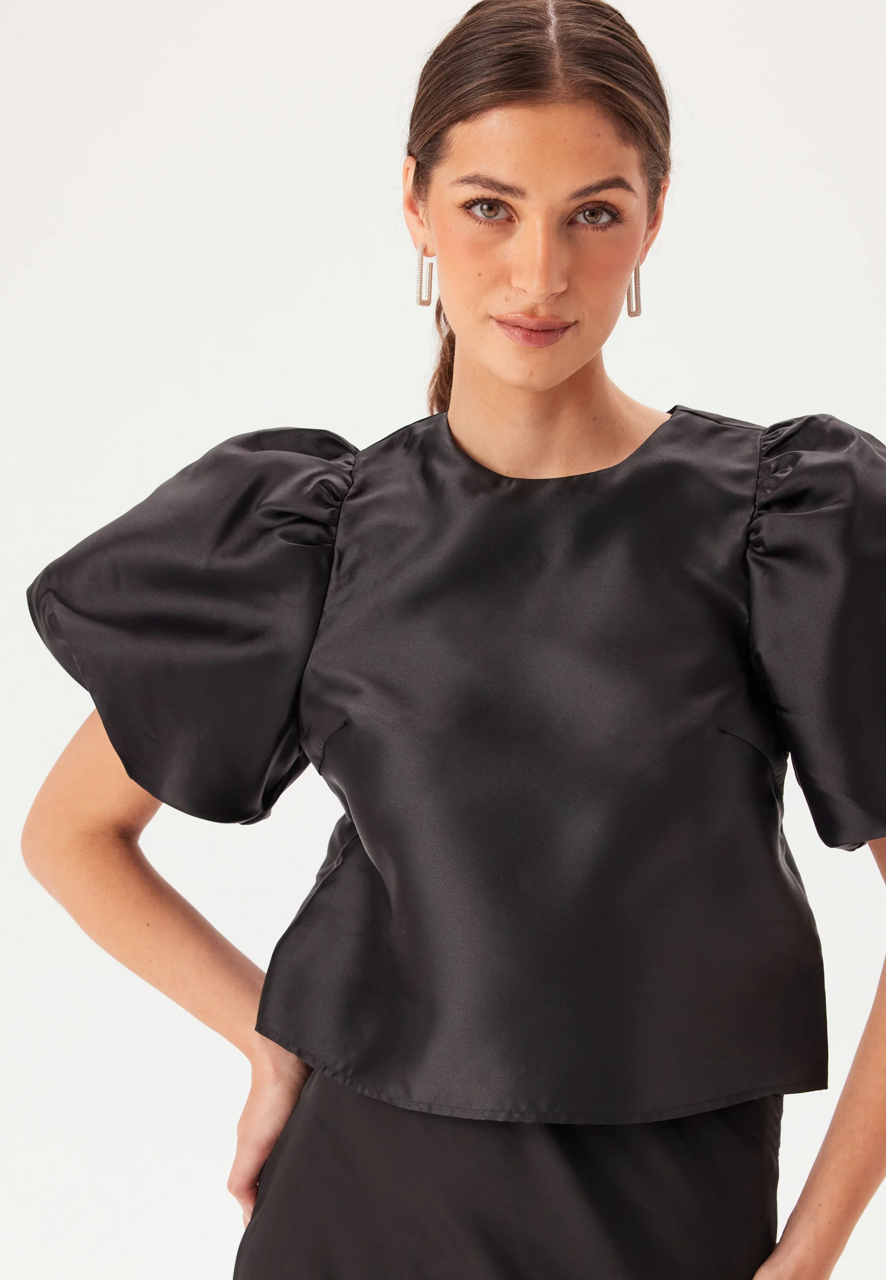 Vishina 2/4 O-Neck Top - Image 2