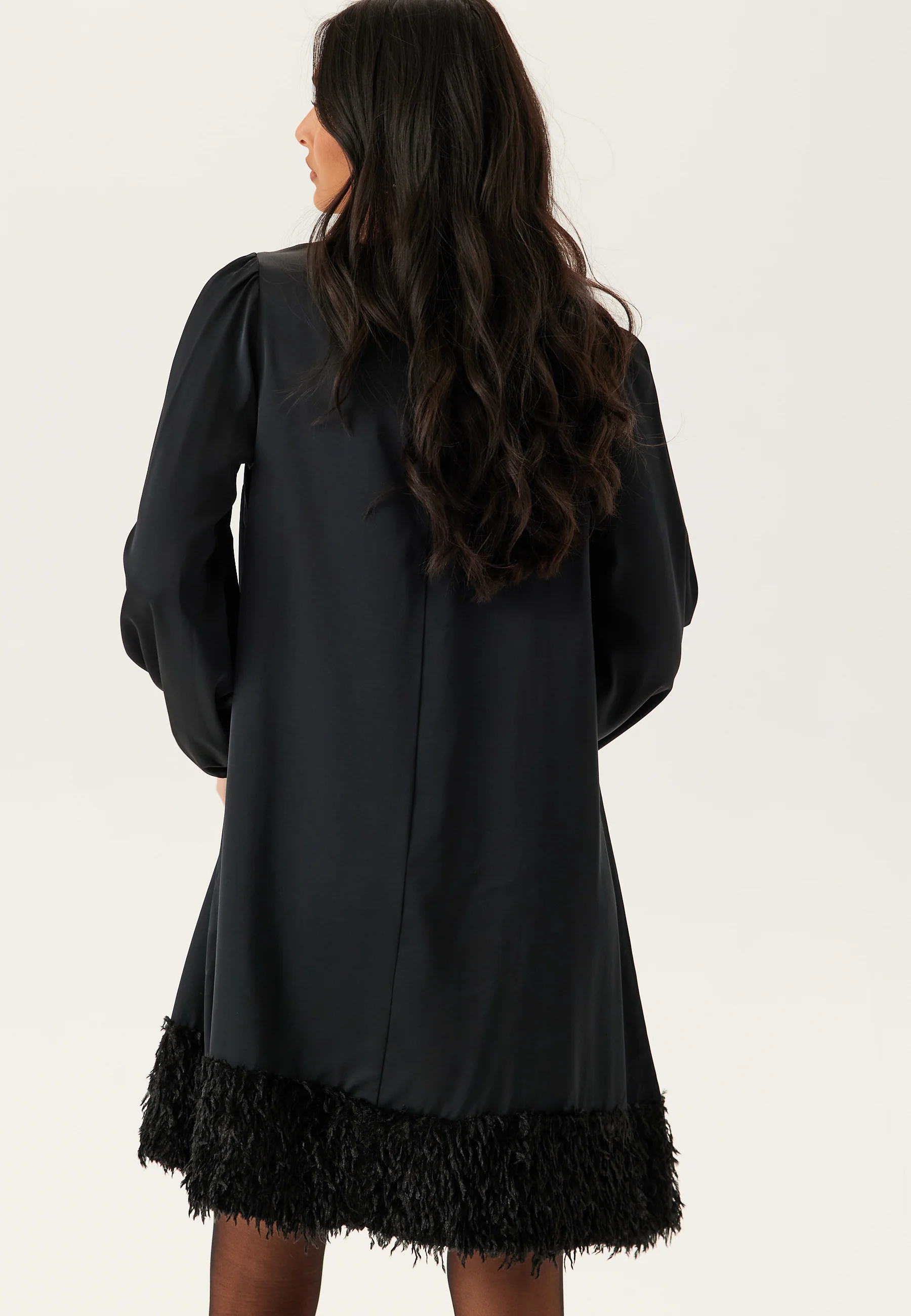 Viveer O-neck L/S SHORT DRESS - Image 2