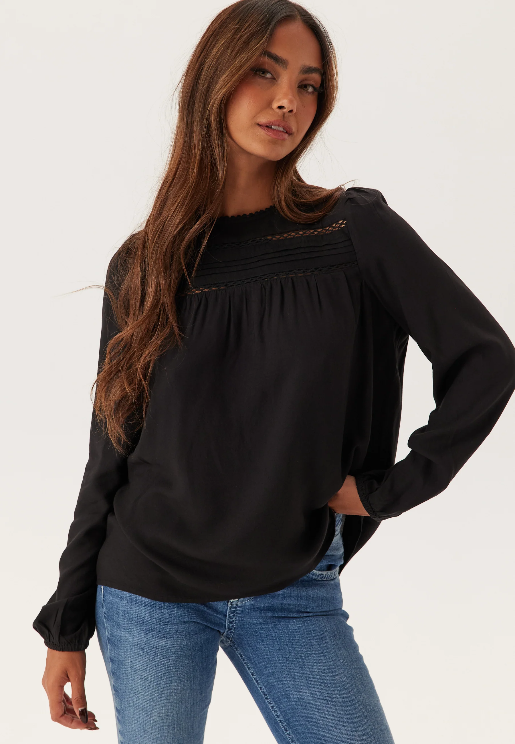 Vmdebbie Ls Pleat Top - Image 2