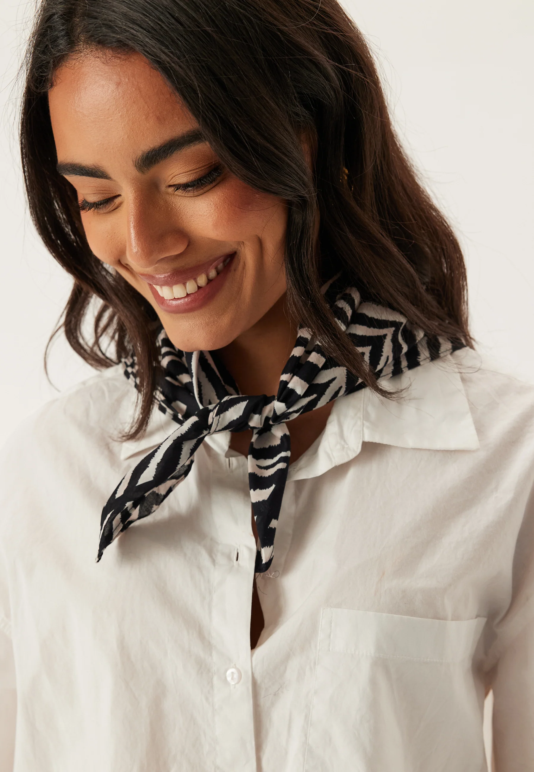 Vmlesley Scarf - Image 3