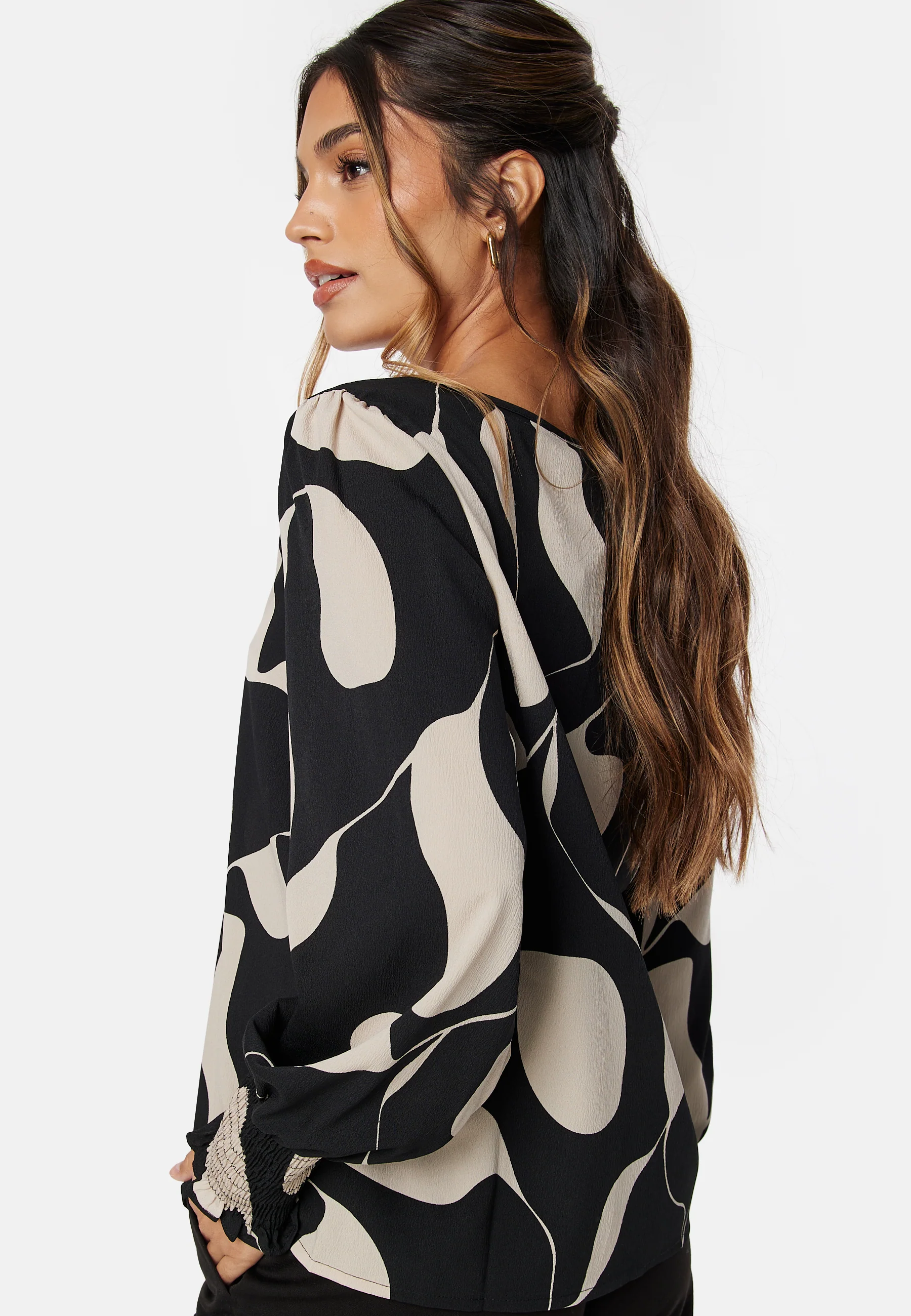 Vmlydia LS V-neck smock top - Image 2