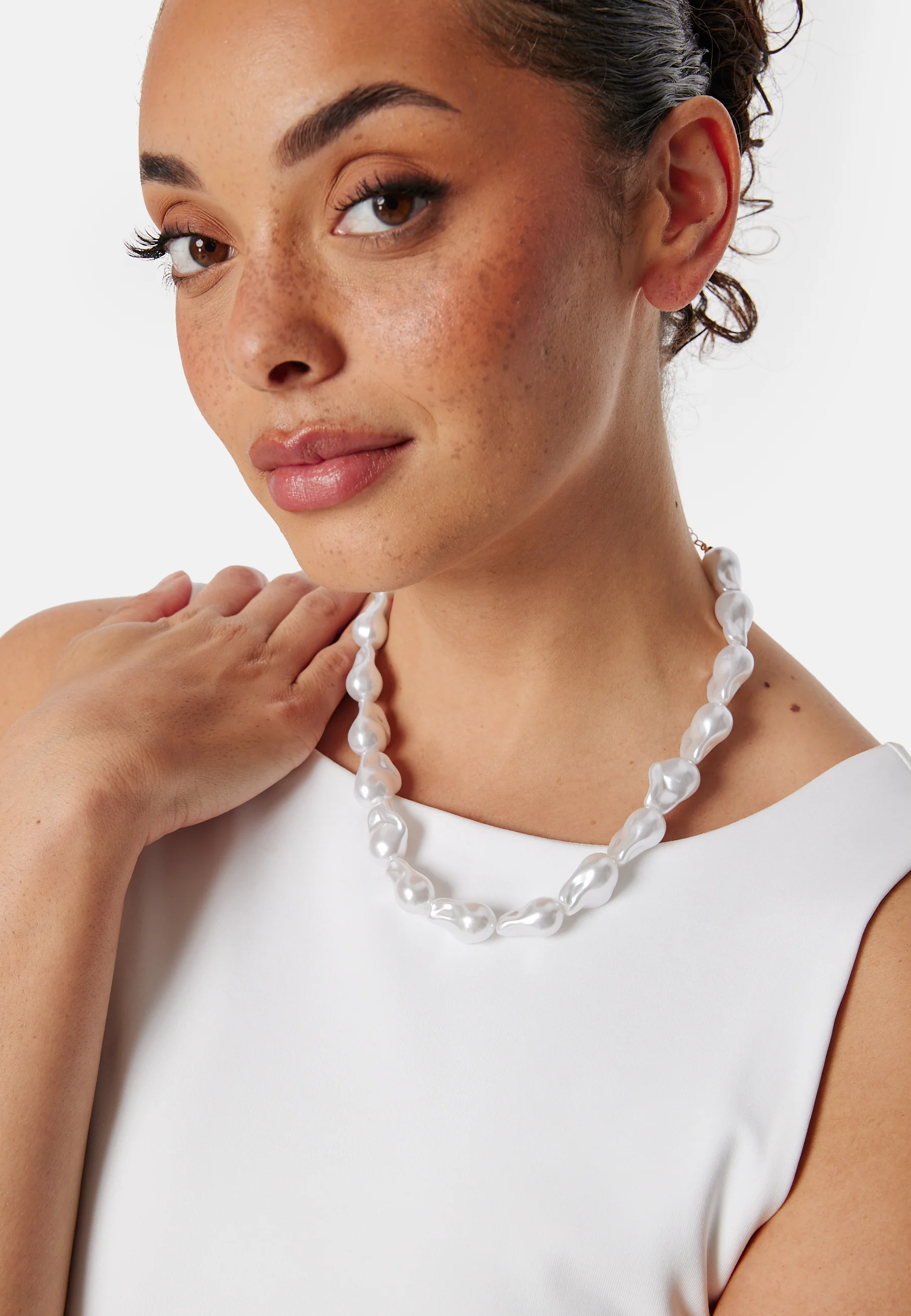 Vmshira Necklace