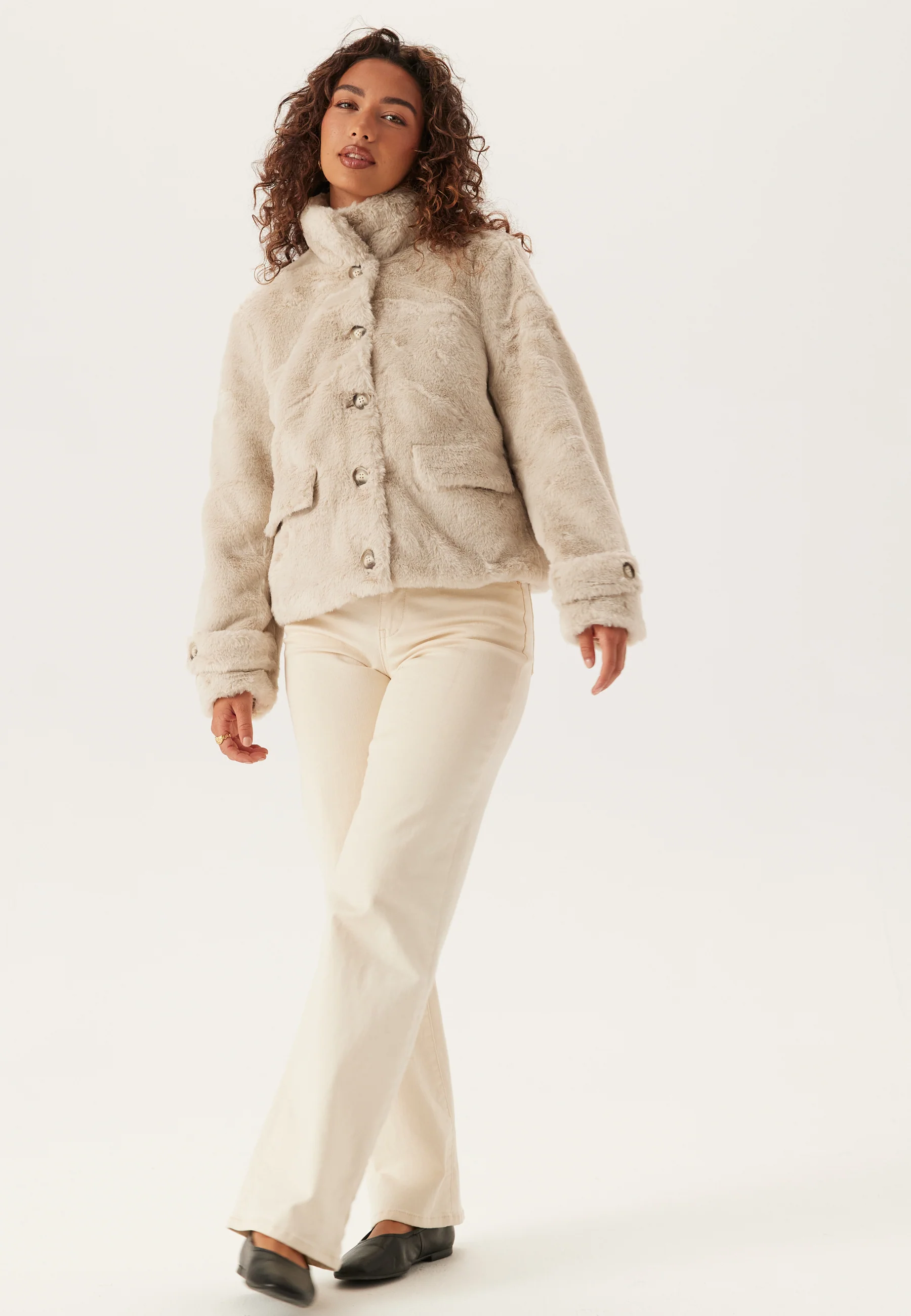 Vmsonjaeva Short Jacket - Image 3
