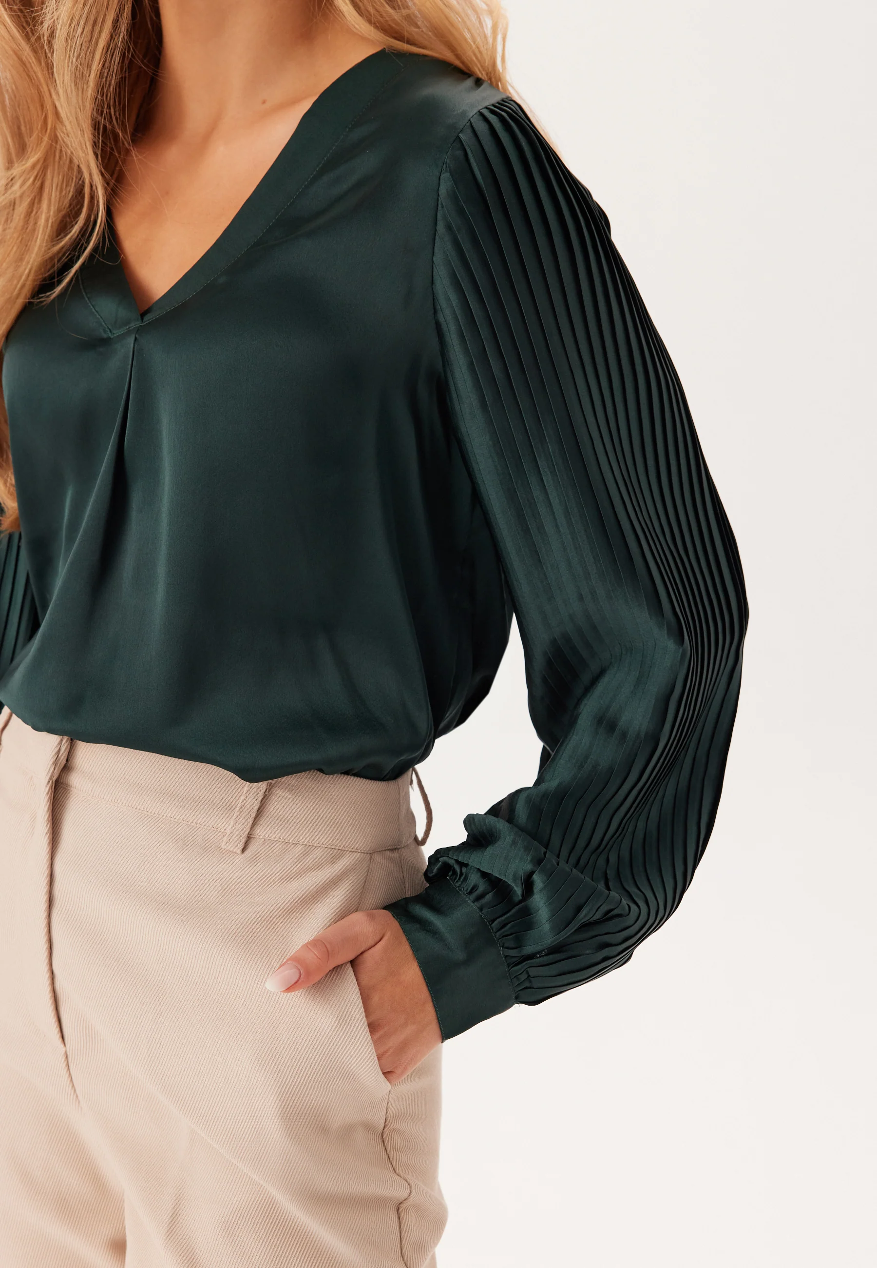 Vmtara L/S V-NECK TOP V-NECK T - Image 4