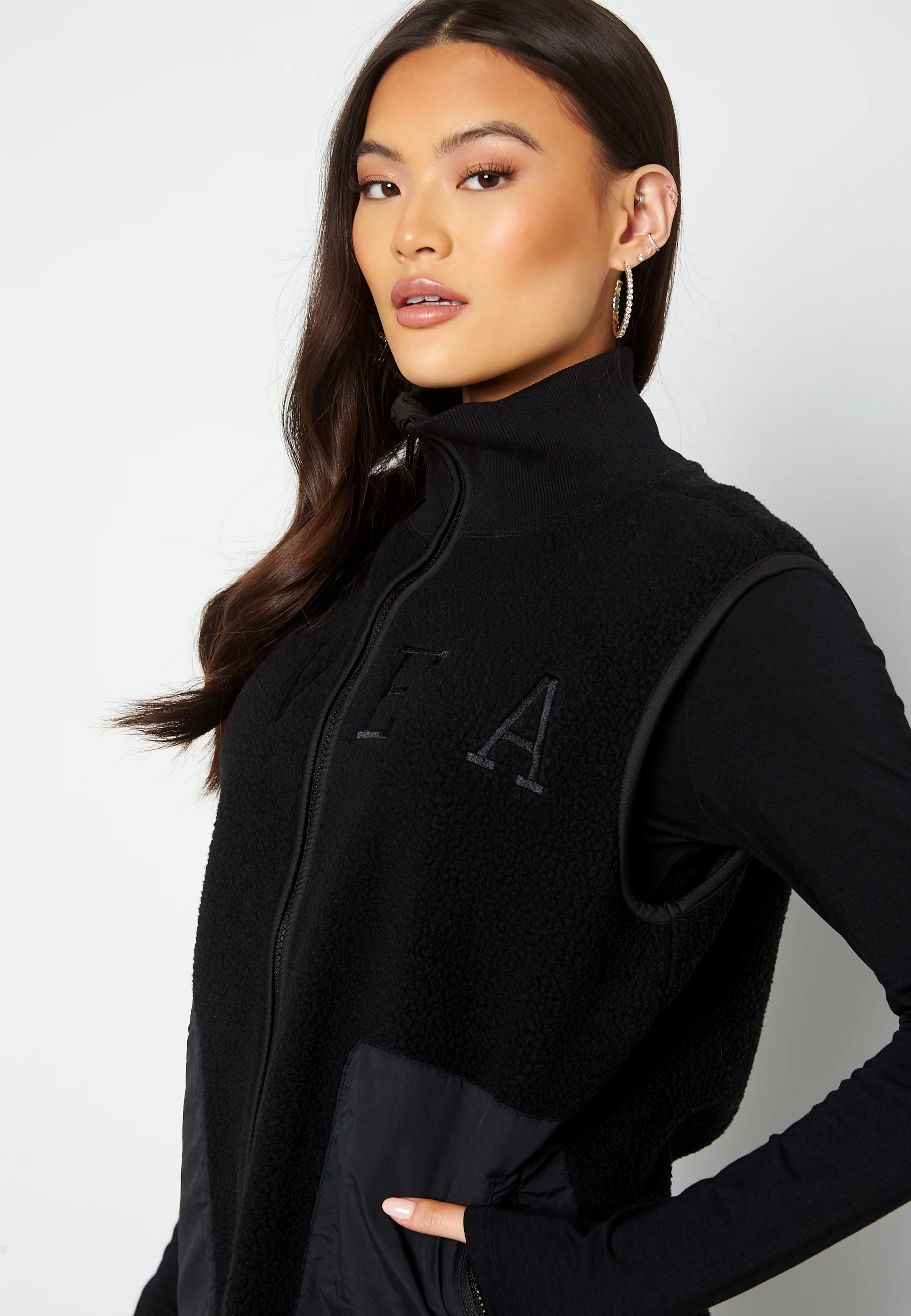W. Pile Vest - Image 4