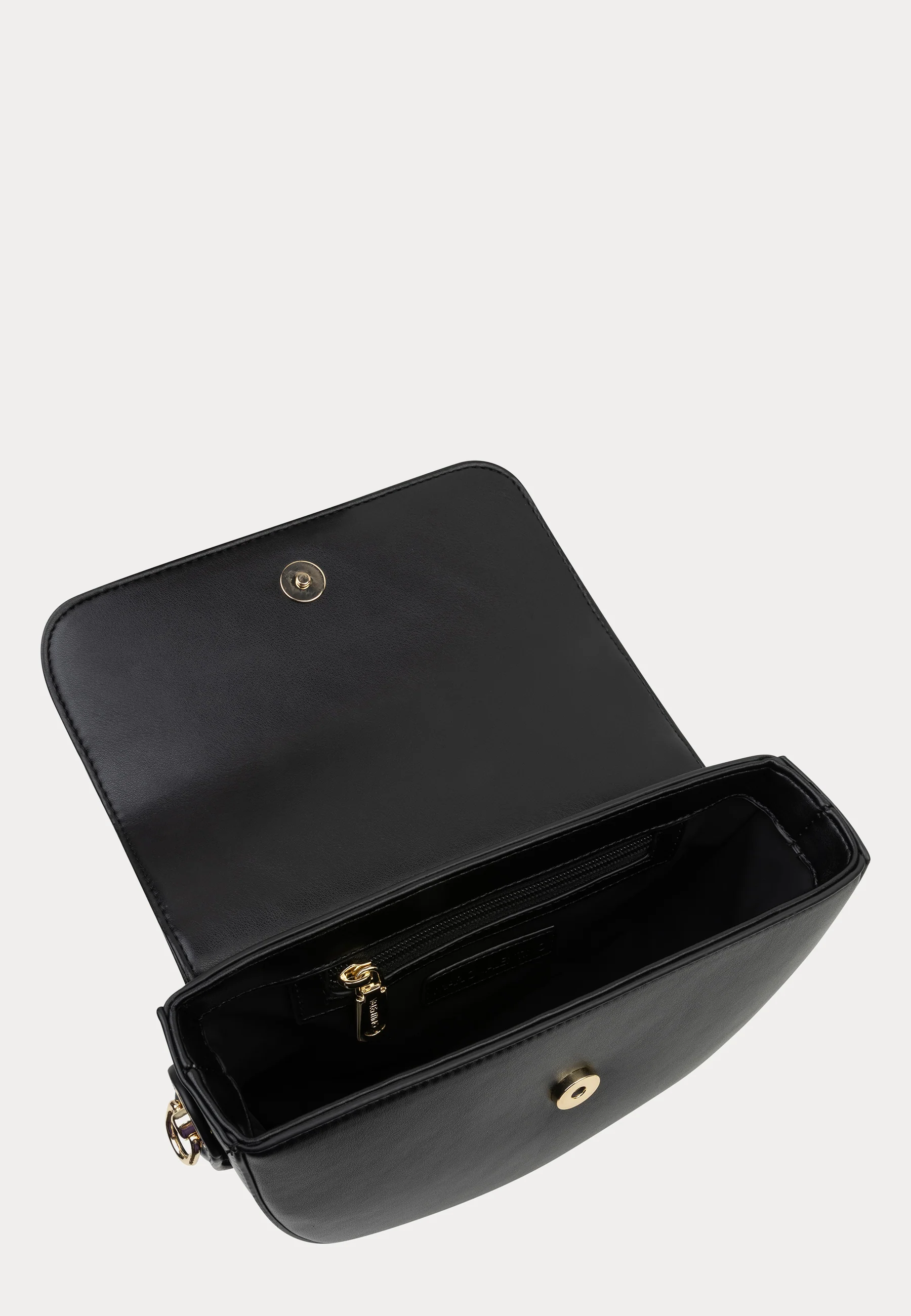 Wannabe Re Flap Bag - Image 6