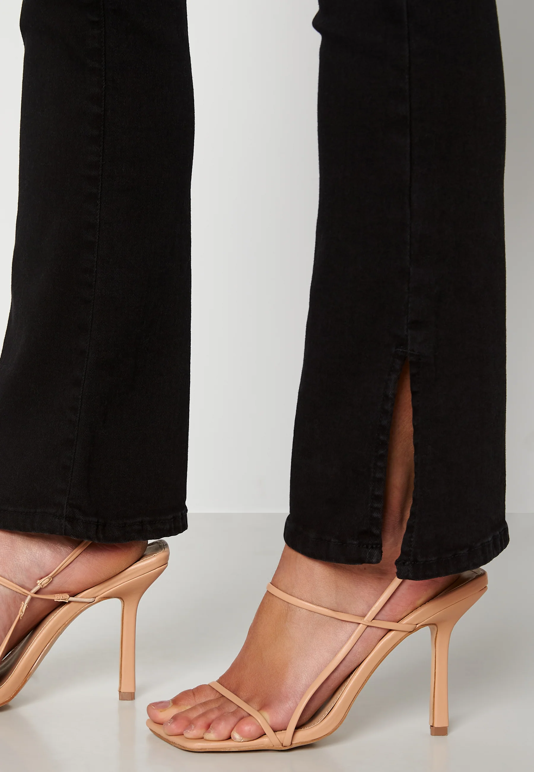 Wendy side slit jeans - Image 4